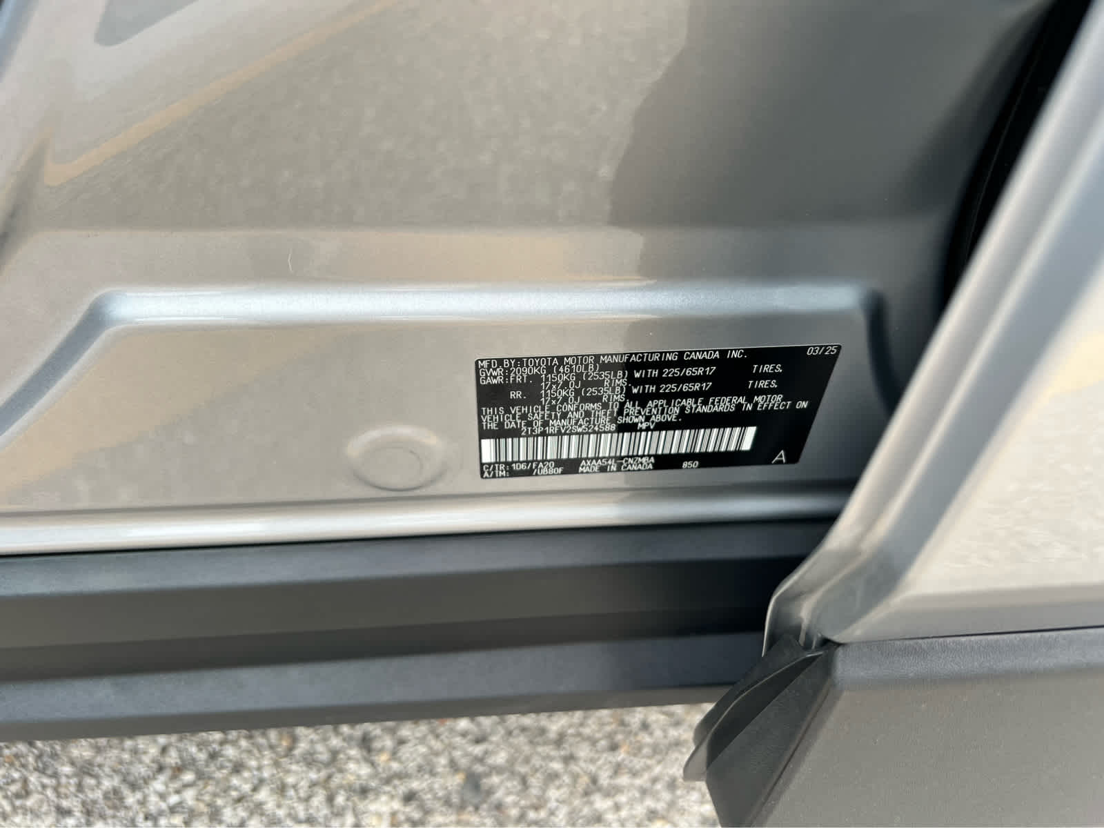 2025 Toyota RAV4 XLE - Photo 6