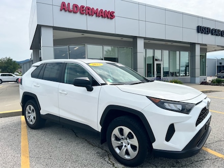2022 Toyota RAV4 LE SUV