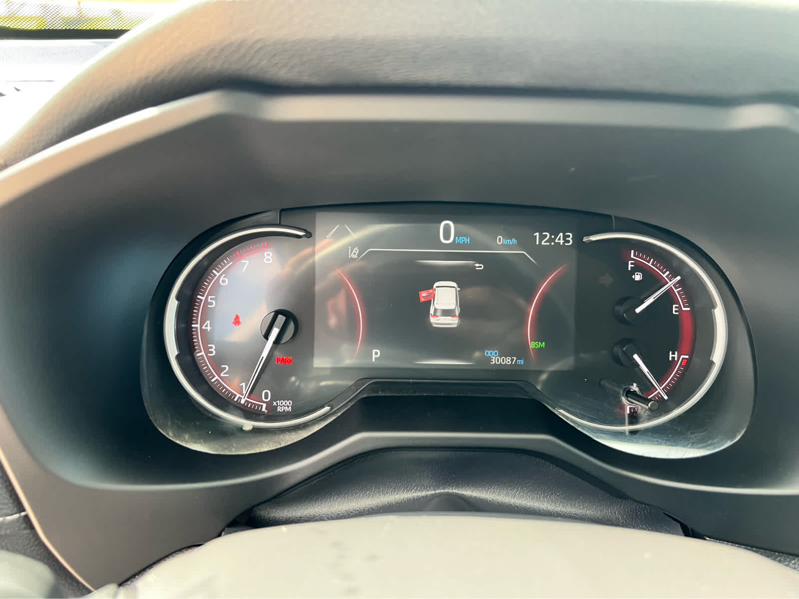 2025 Toyota RAV4 XLE - Photo 16