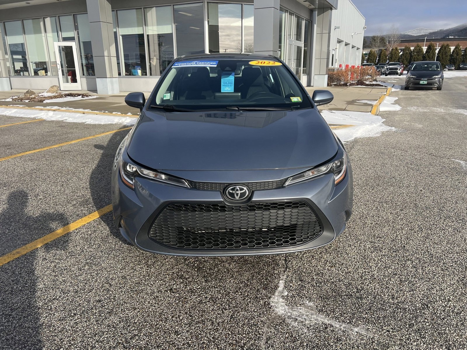 Used 2022 Toyota Corolla LE with VIN 5YFEPMAE9NP352638 for sale in Rutland, VT