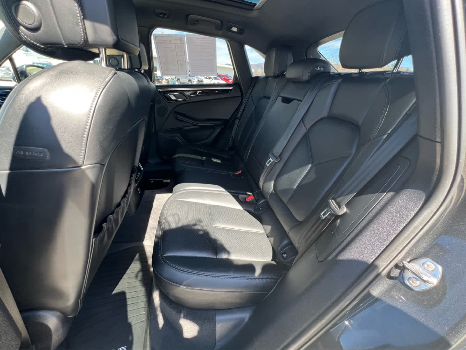 2023 Porsche Macan Base - Photo 18