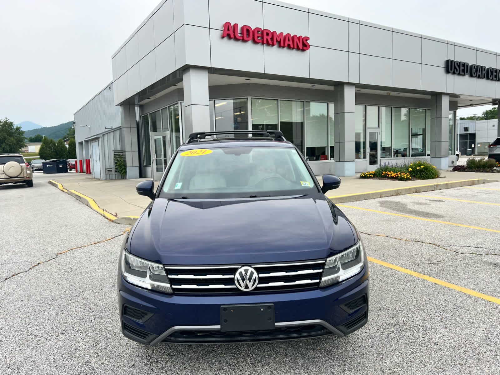 Used 2021 Volkswagen Tiguan SE with VIN 3VV2B7AX0MM041319 for sale in Rutland, VT