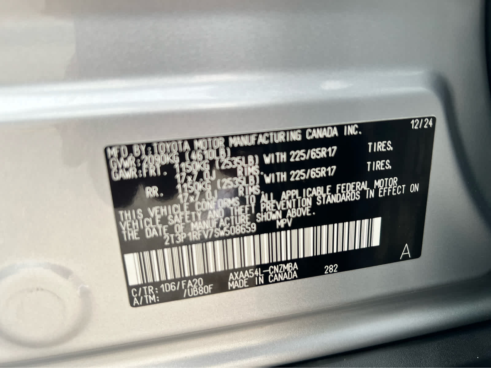 2025 Toyota RAV4 XLE - Photo 6