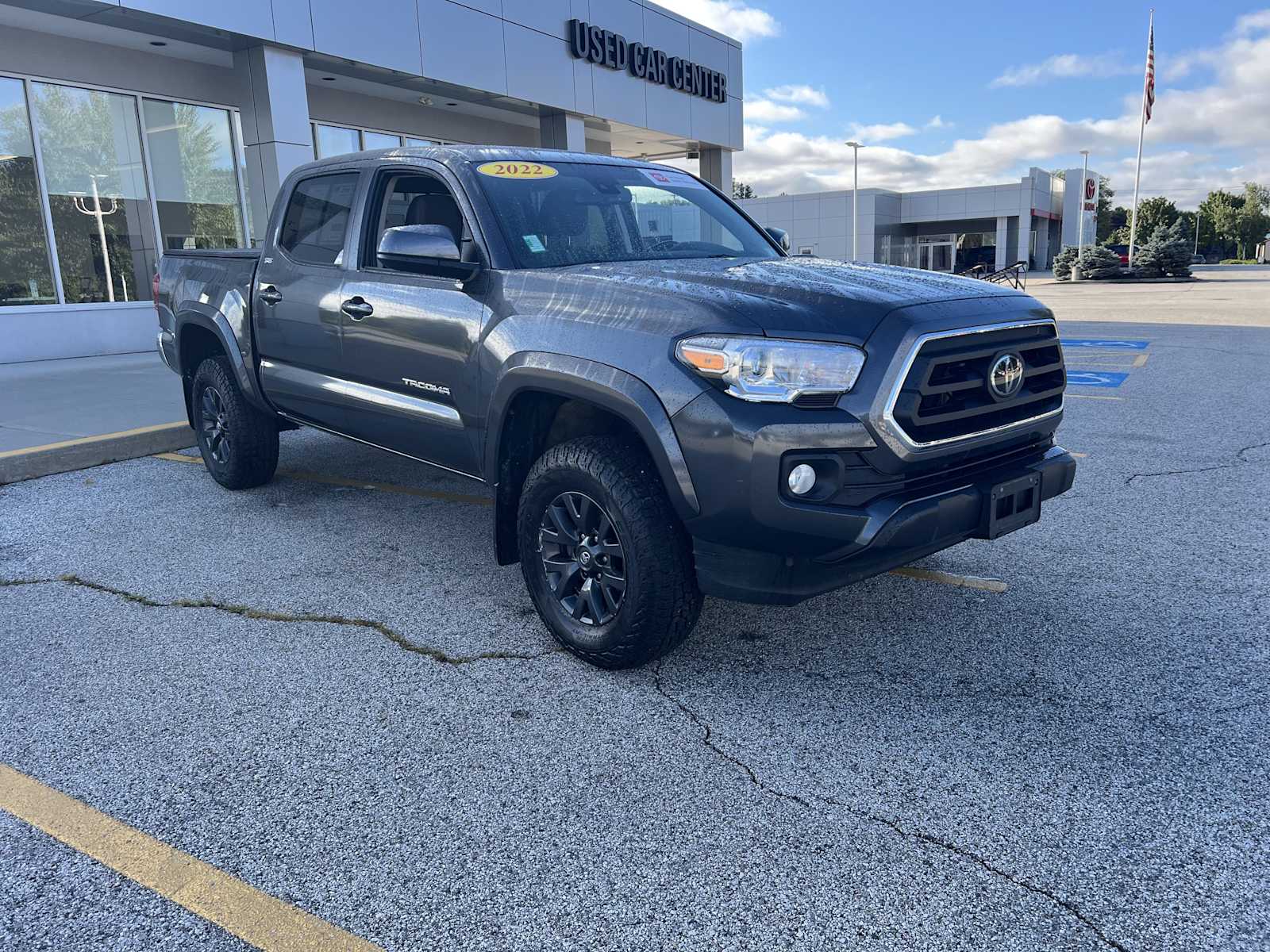2022 Toyota Tacoma SR5's photo