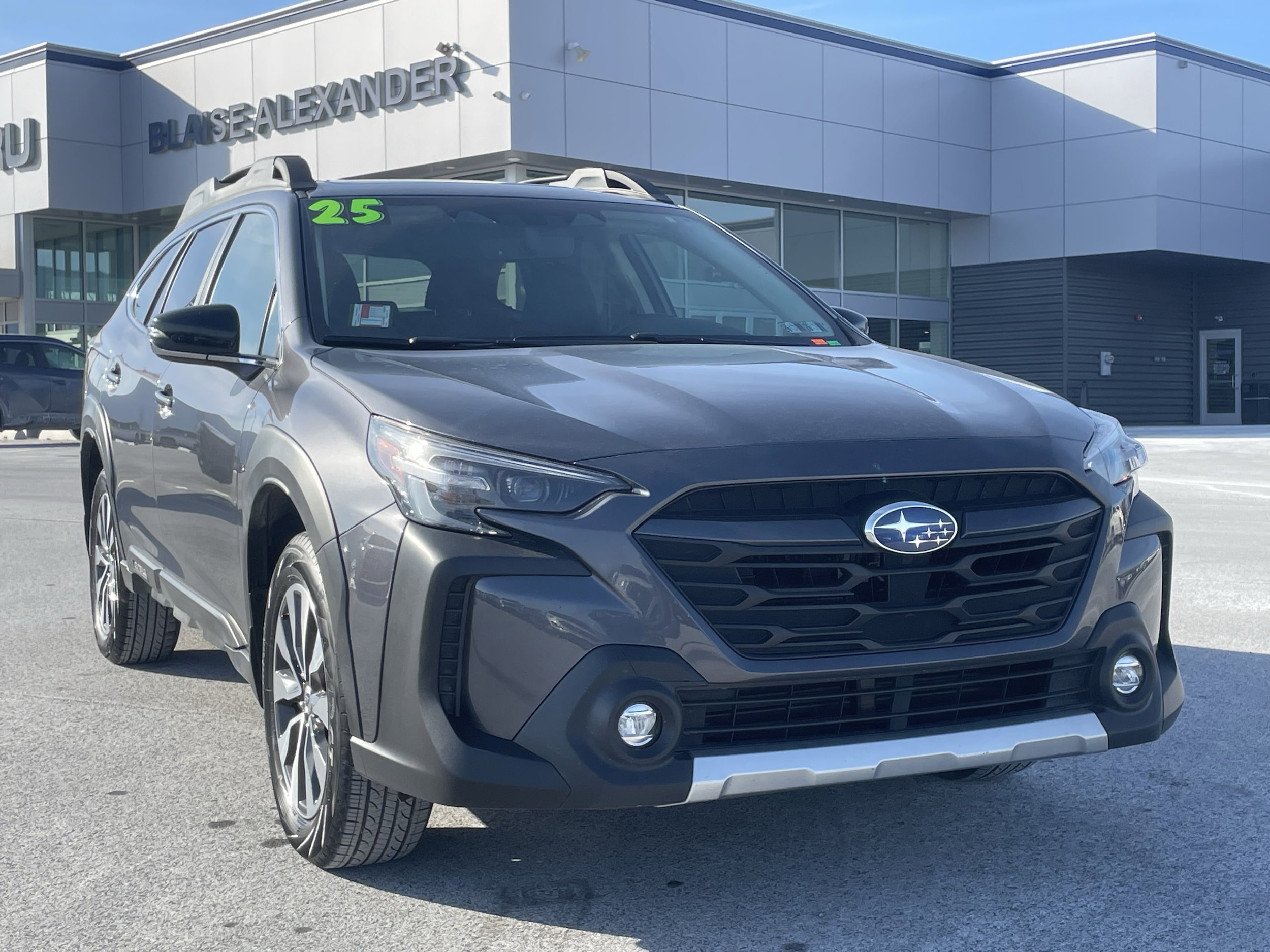 2025 Subaru Outback Limited's photo