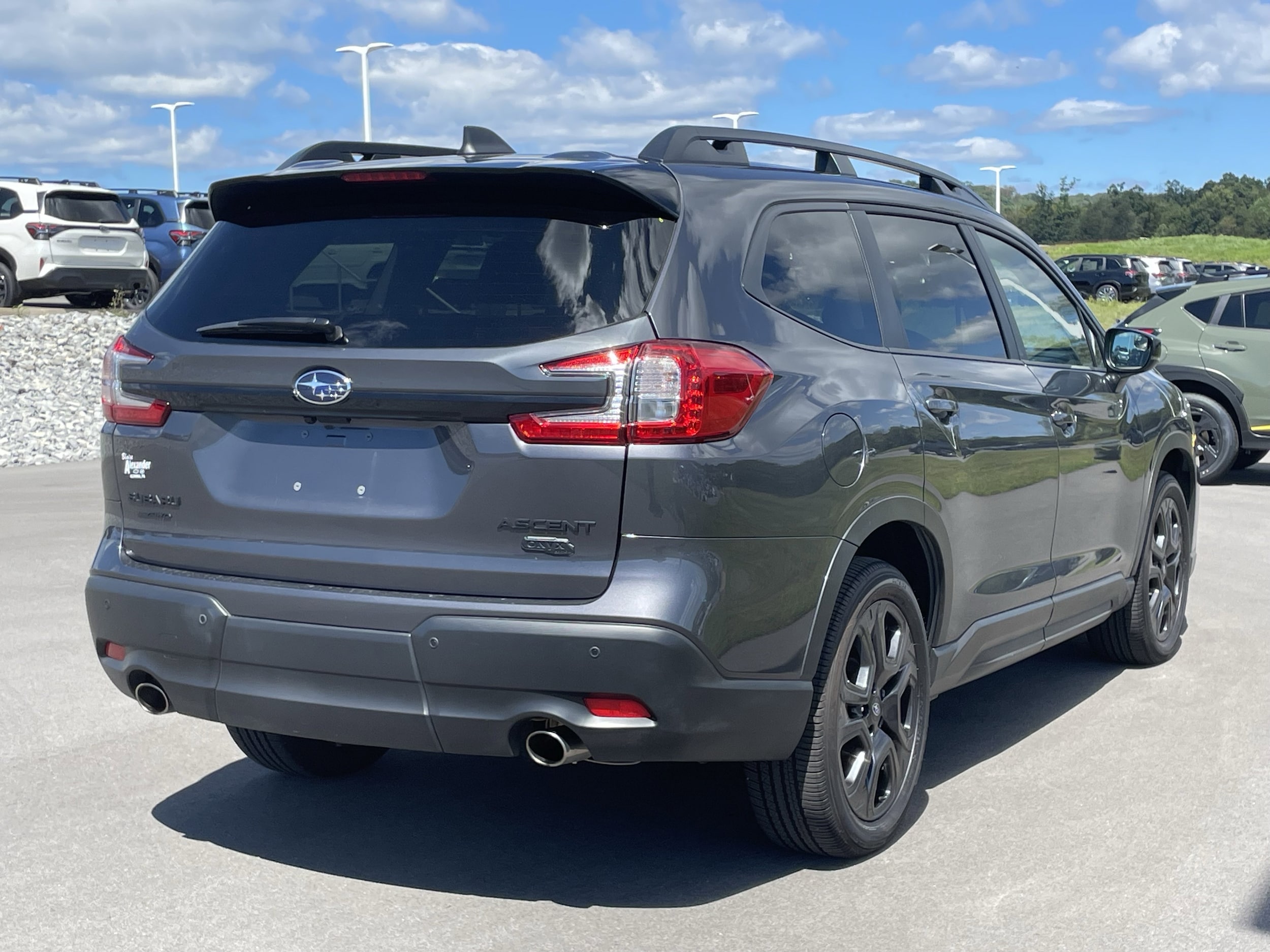2025 Subaru Ascent Onyx Edition photo 3