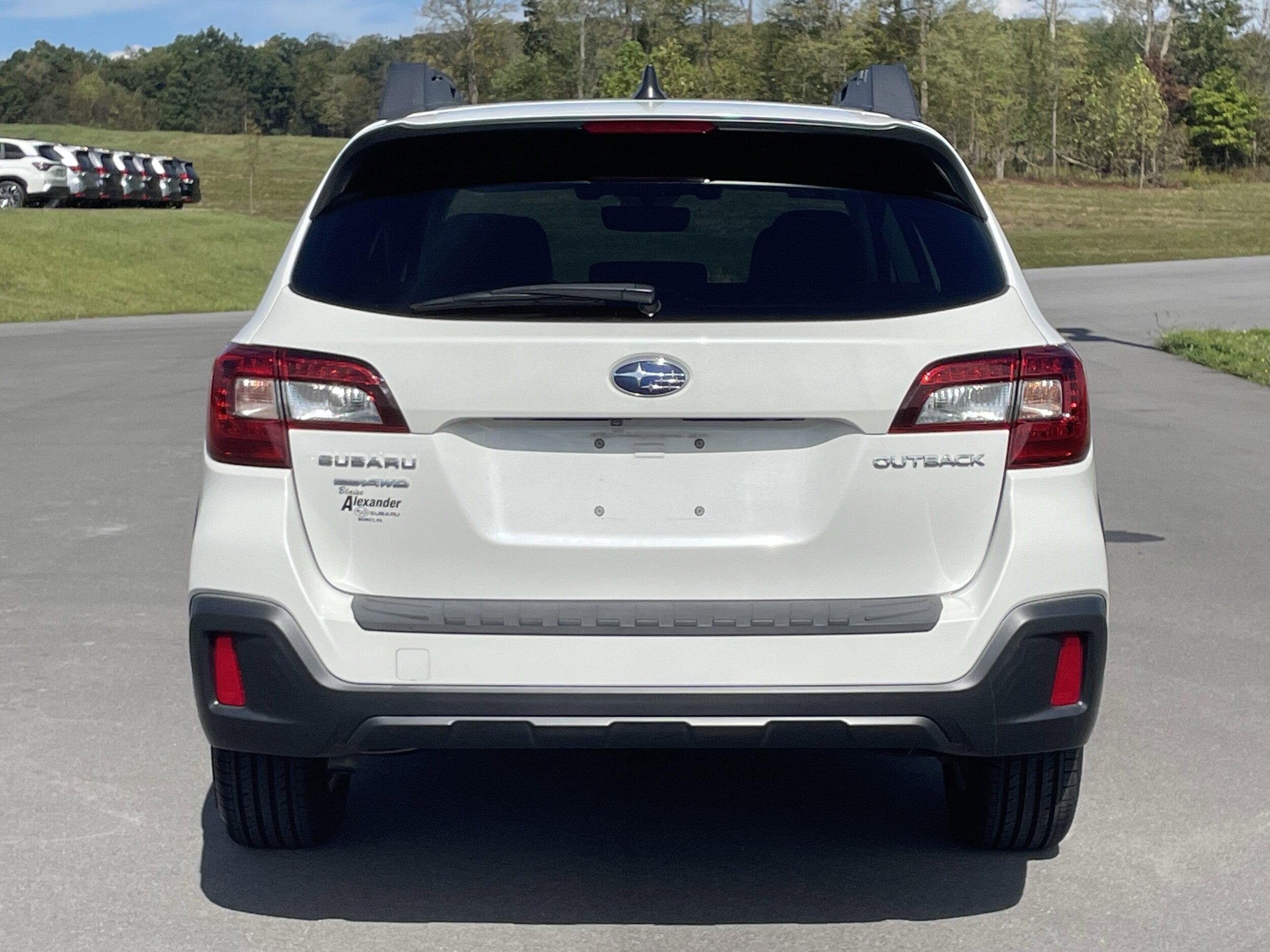 2019 Subaru Outback 2.5i Premium photo 4