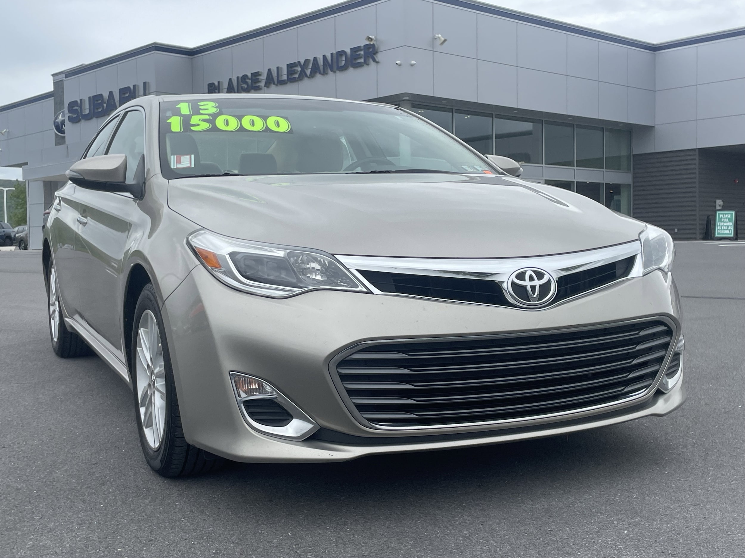 2013 Toyota Avalon XLE Premium's photo
