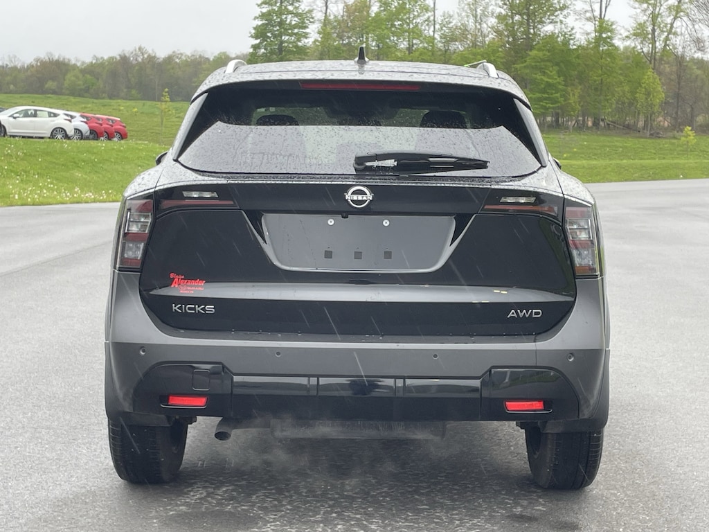 Used 2025 Nissan Kicks SV SUV