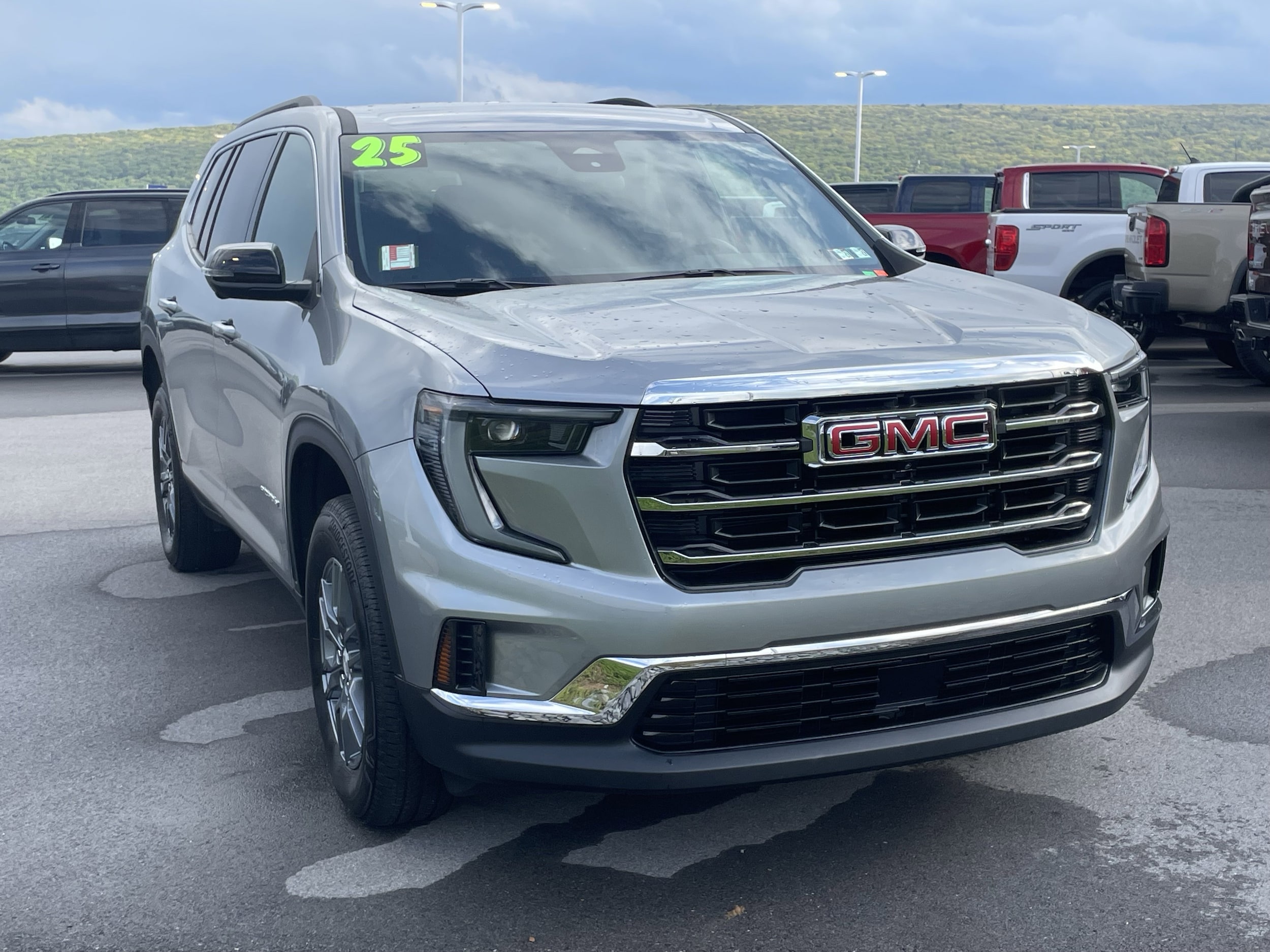 2025 GMC Acadia Elevation AWD's photo