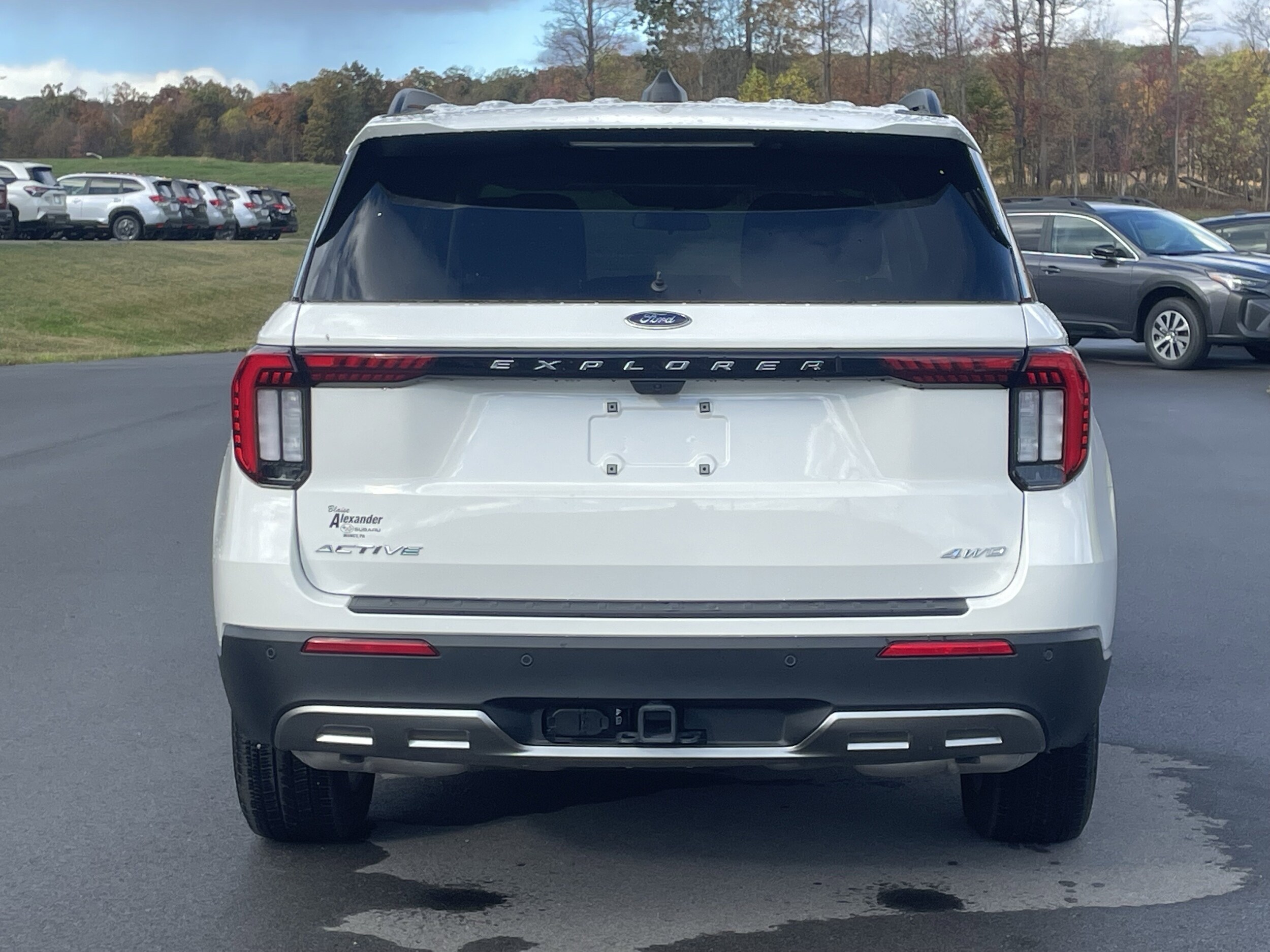 2025 Ford Explorer photo 3