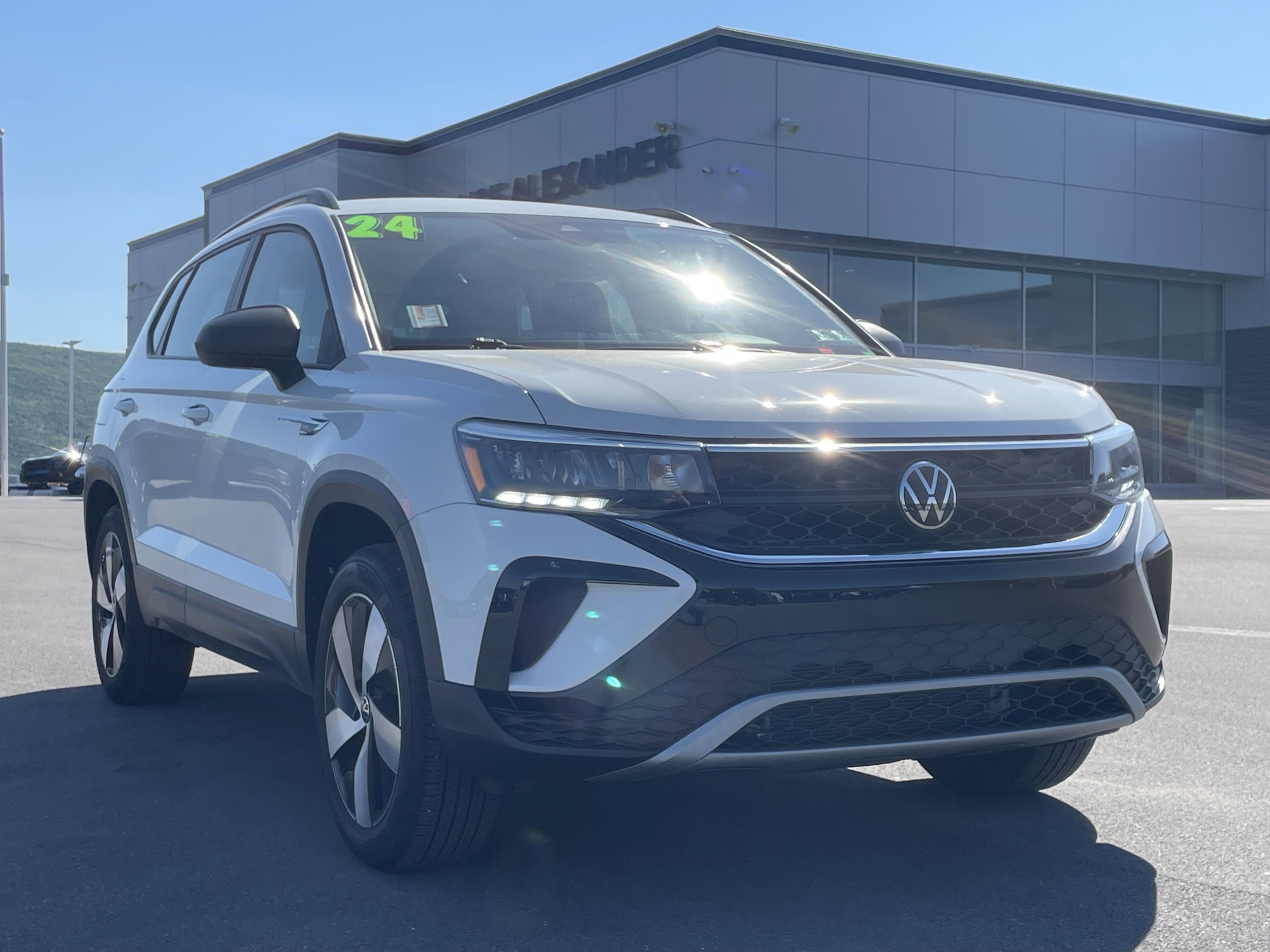 2024 Volkswagen Taos 1.5T S 4Motion's photo