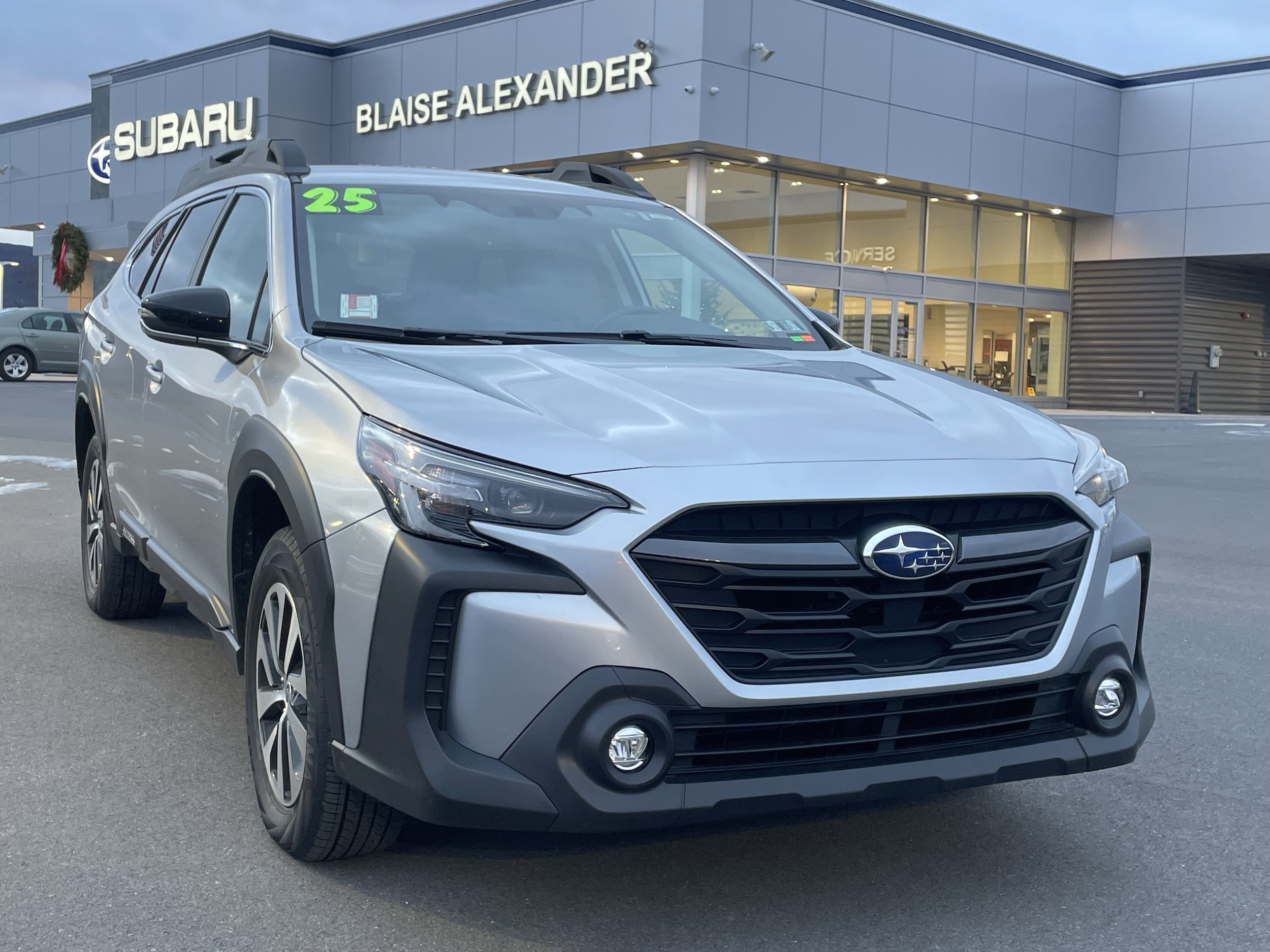 2025 Subaru Outback Premium's photo
