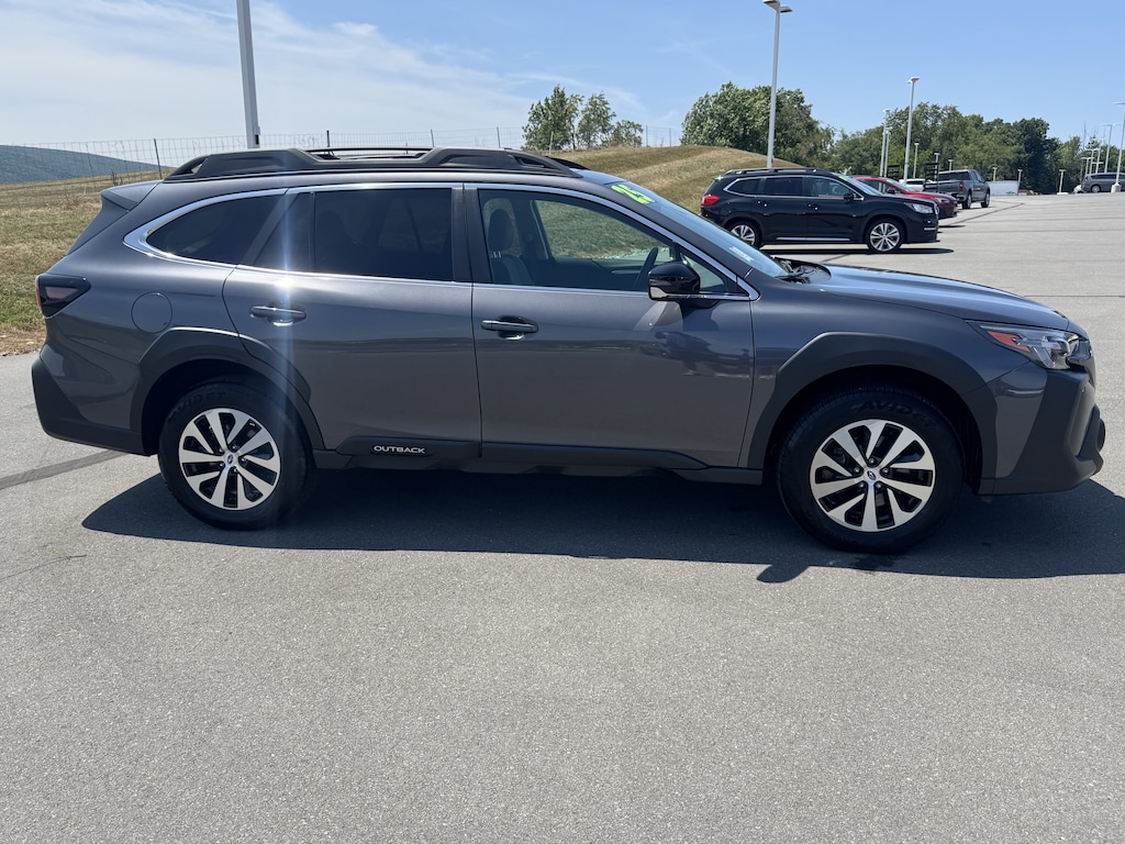 Used 2025 Subaru Outback Premium SUV