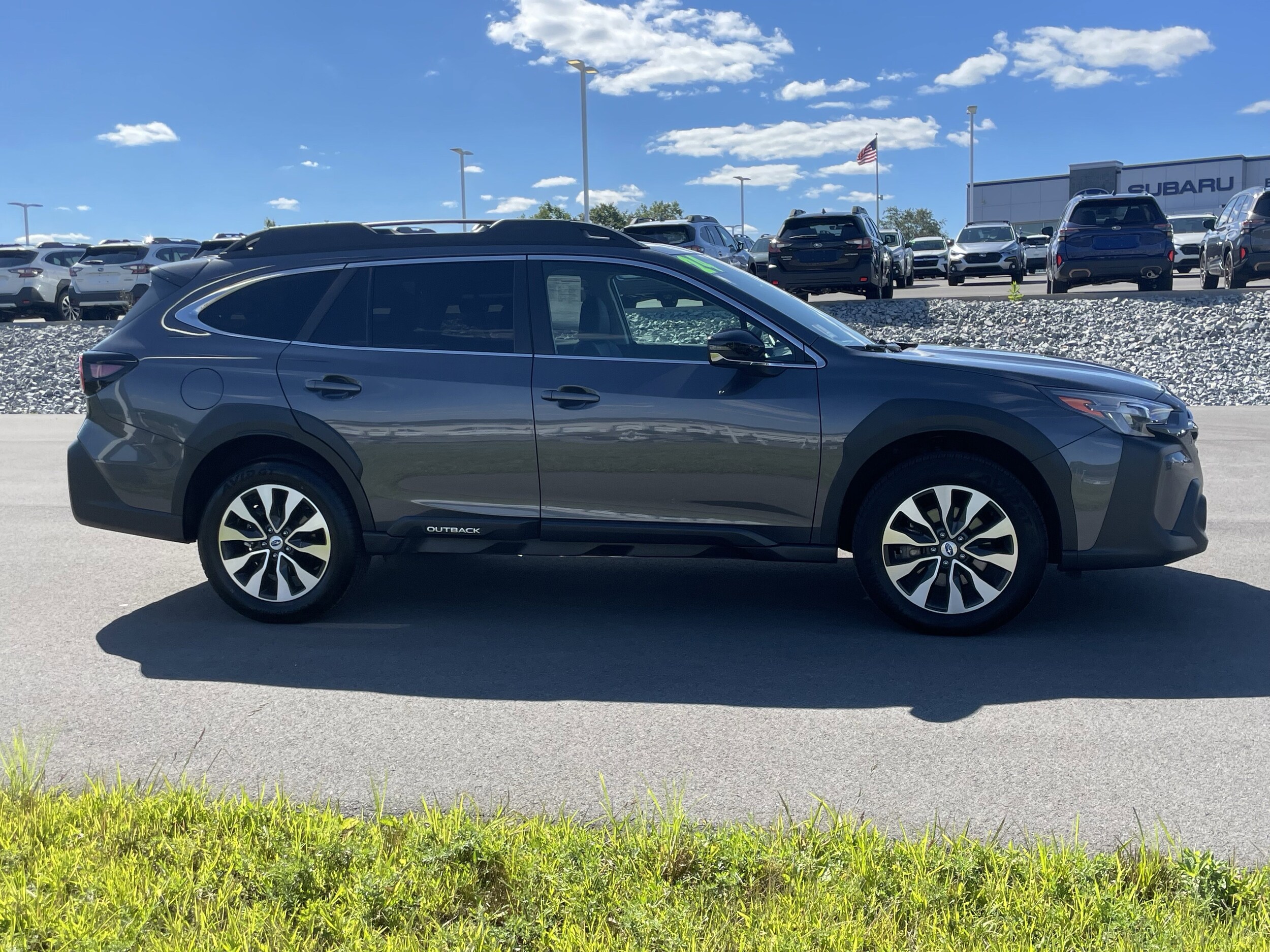 2024 Subaru Outback Limited XT photo 2
