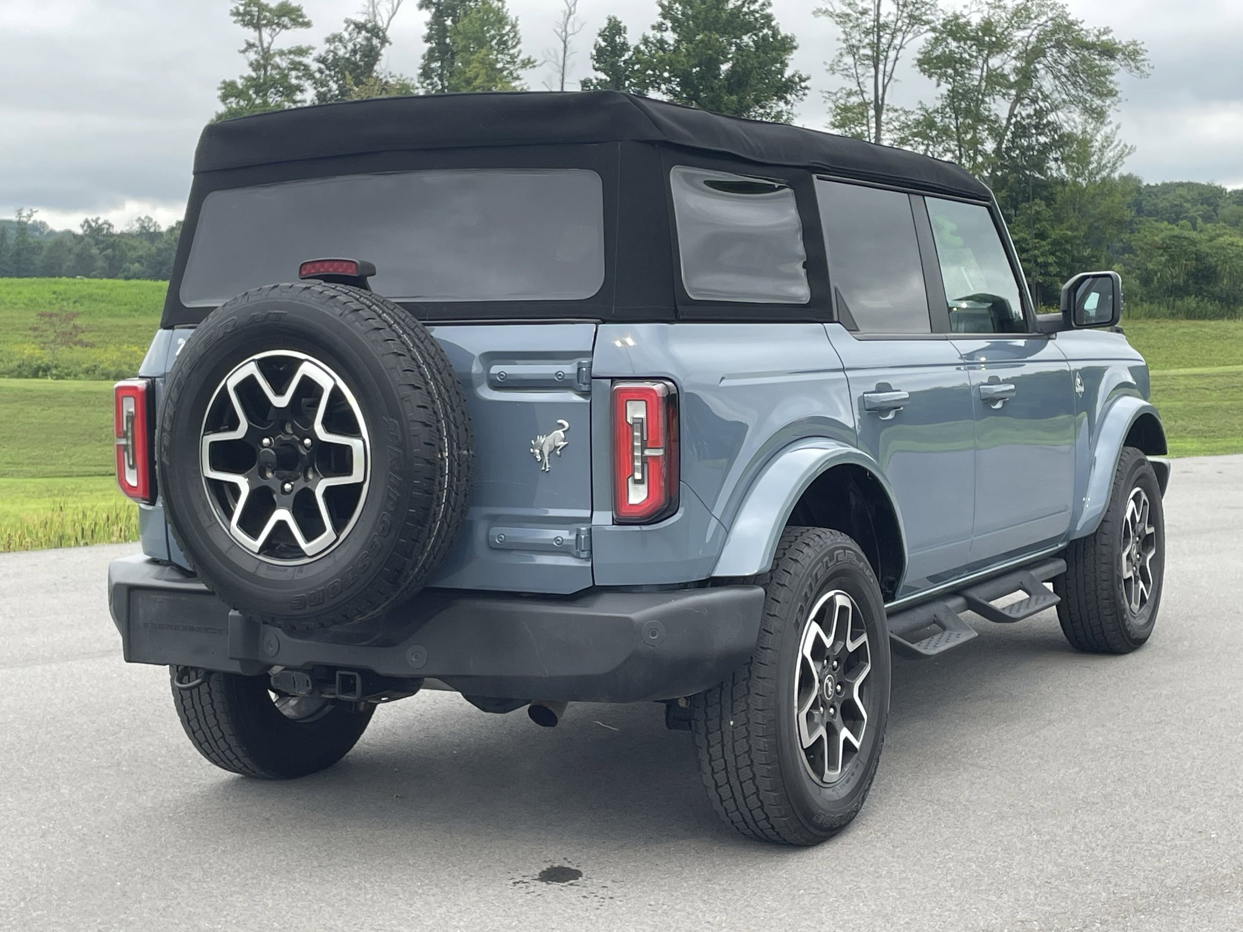 2023 Ford Bronco Outer Banks photo 3