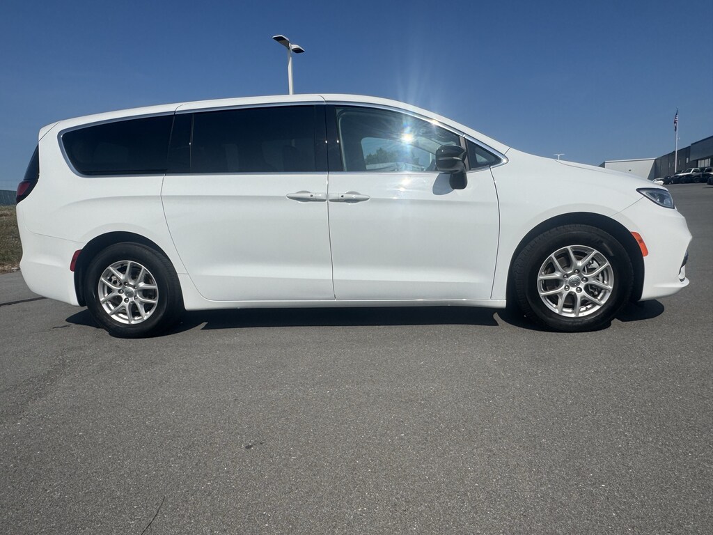 Used 2024 Chrysler Pacifica Touring L Van Passenger Van
