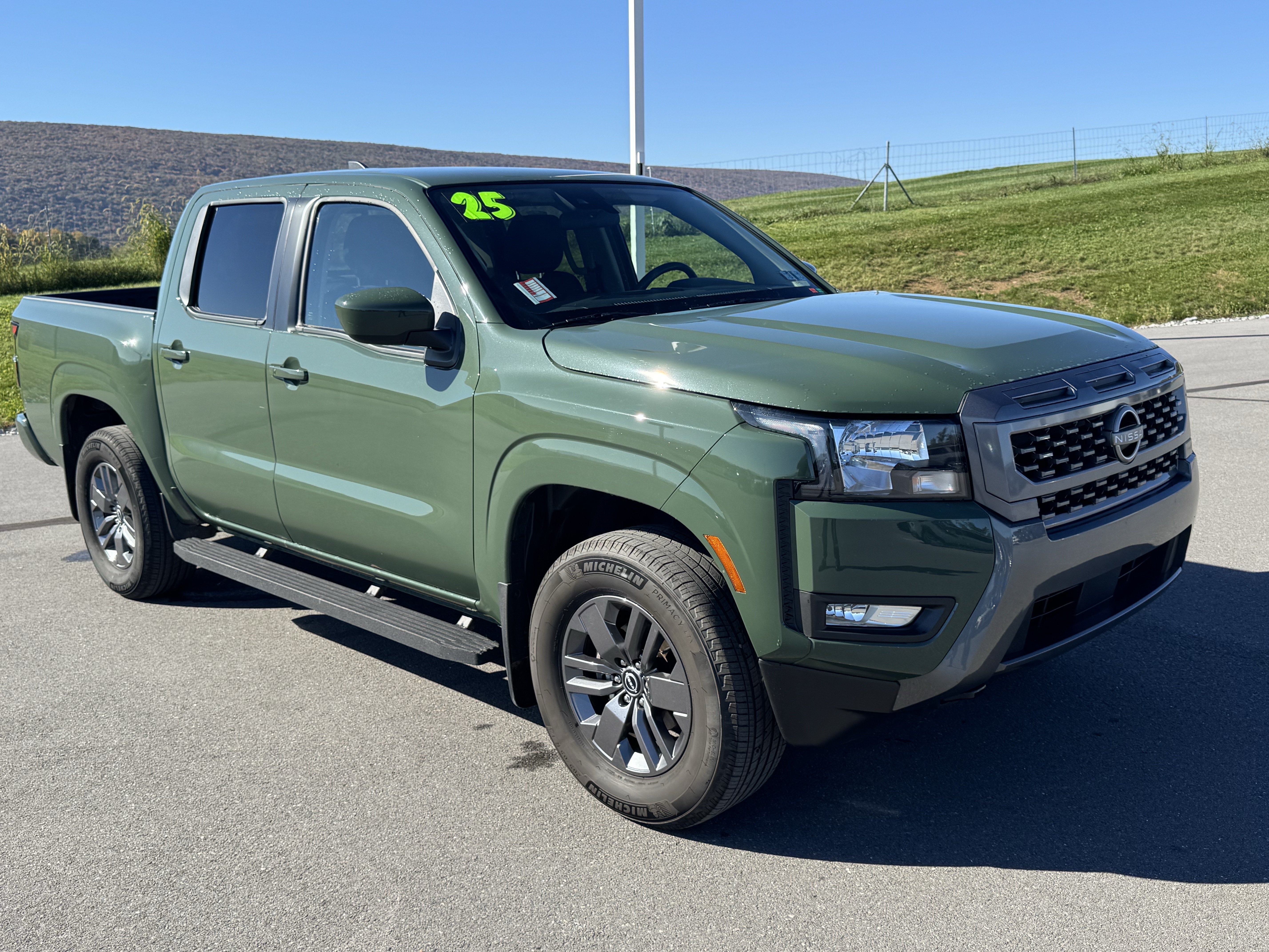 2025 Nissan Frontier SV