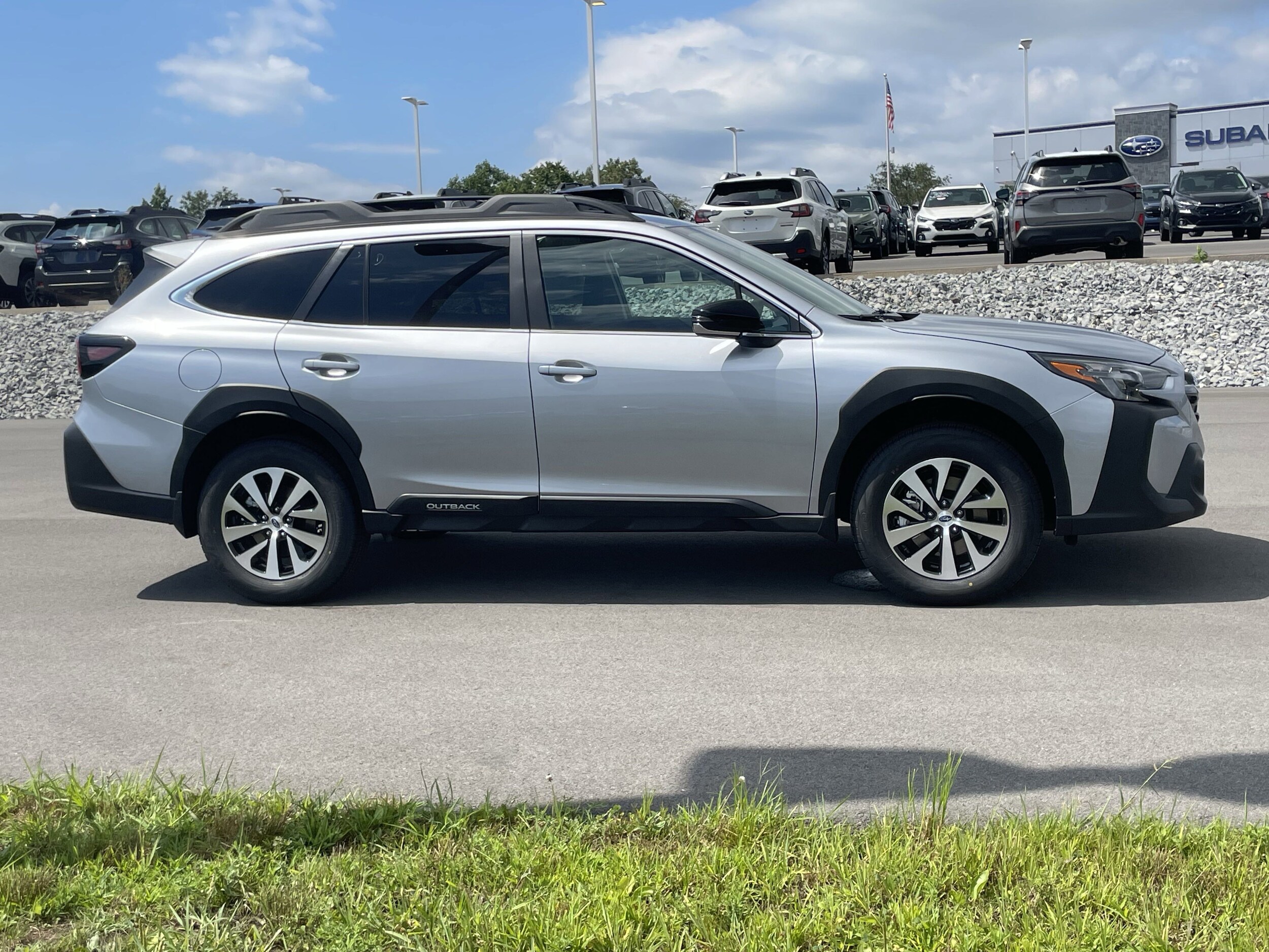 2025 Subaru Outback Premium photo 2