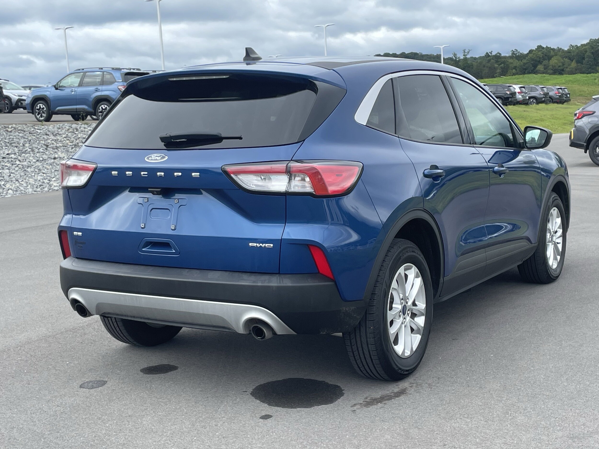2022 Ford Escape SE photo 3