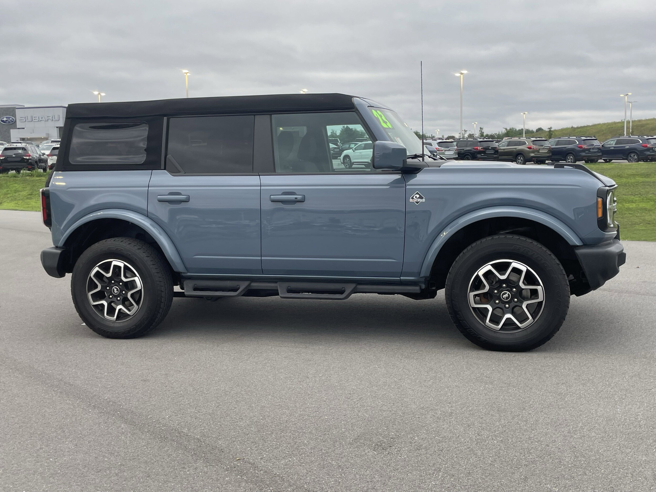 2023 Ford Bronco Outer Banks photo 2
