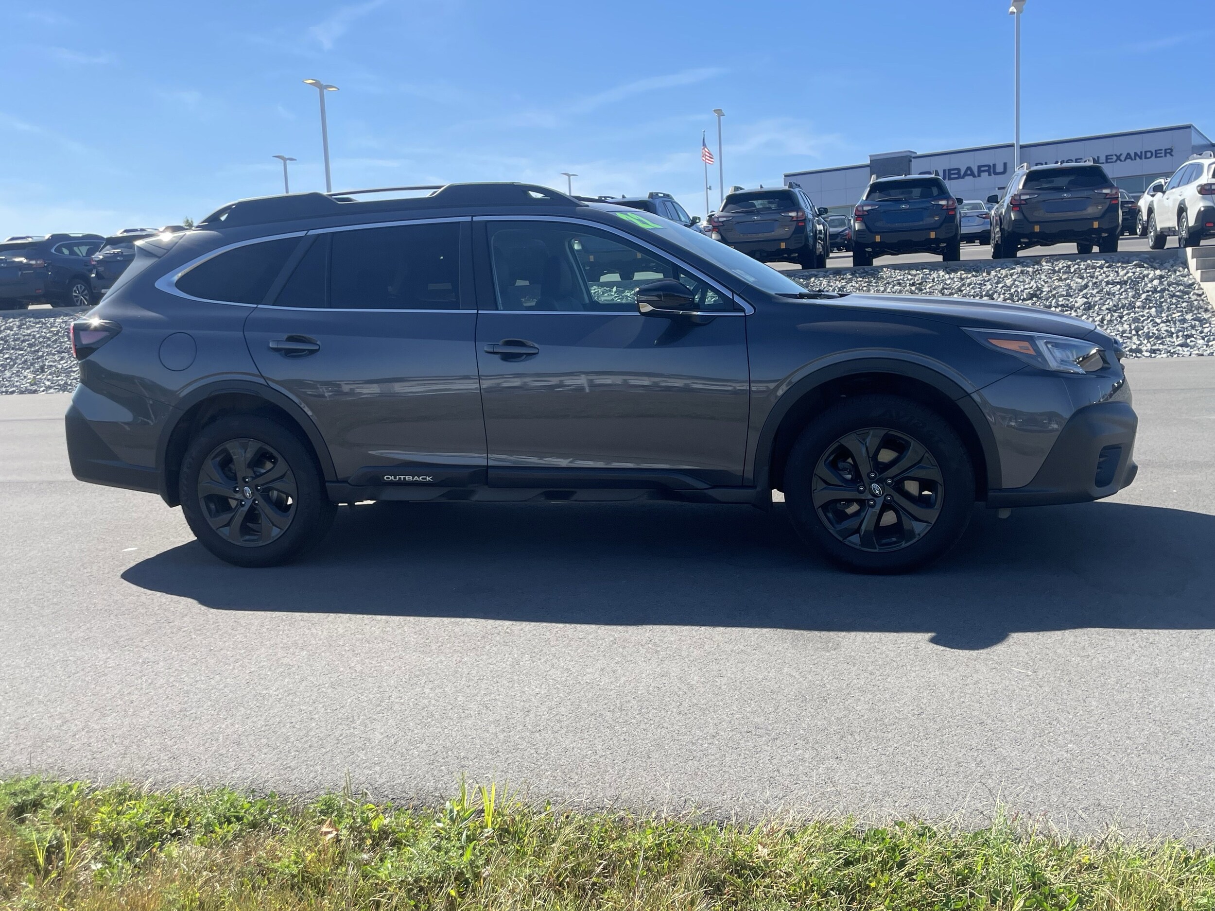2022 Subaru Outback Onyx Edition XT photo 2