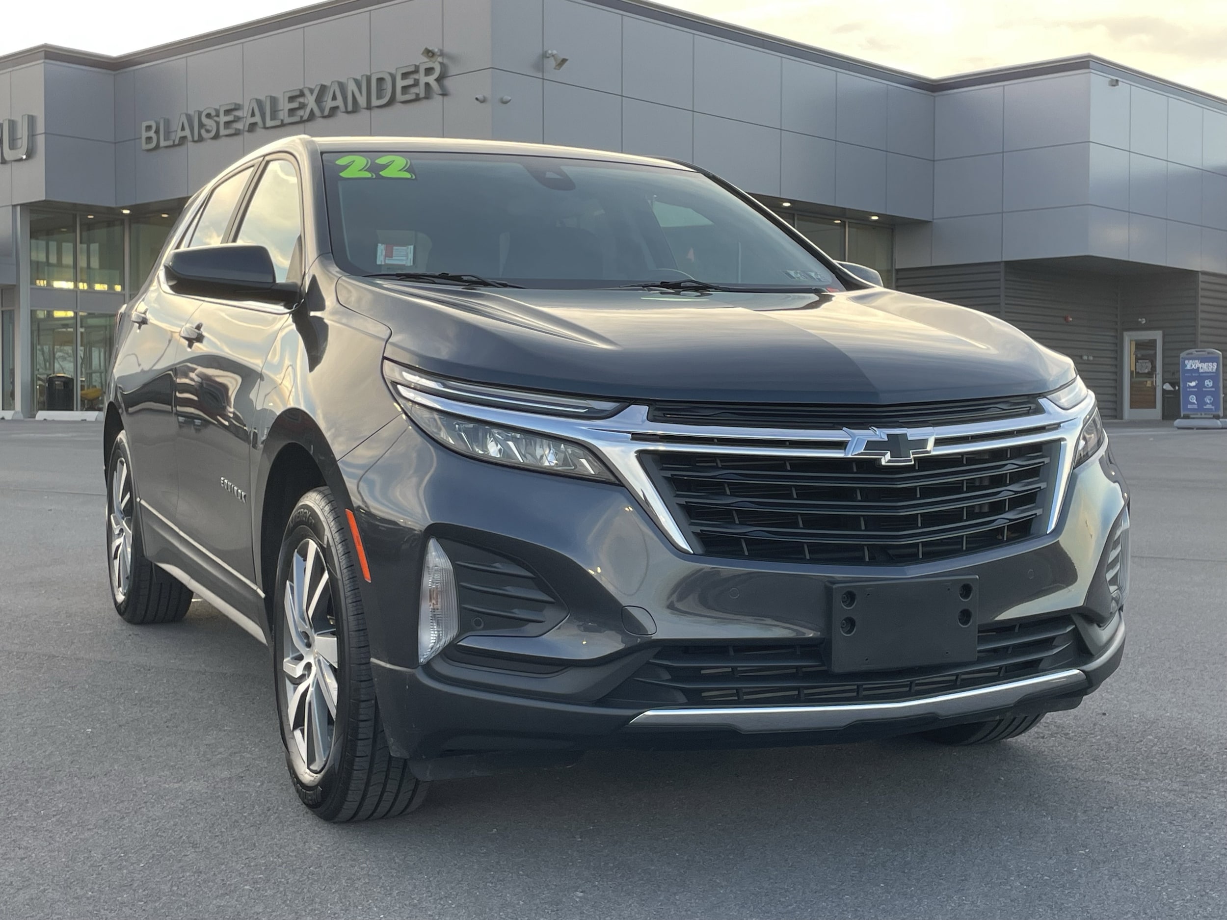 2022 Chevrolet Equinox LT's photo
