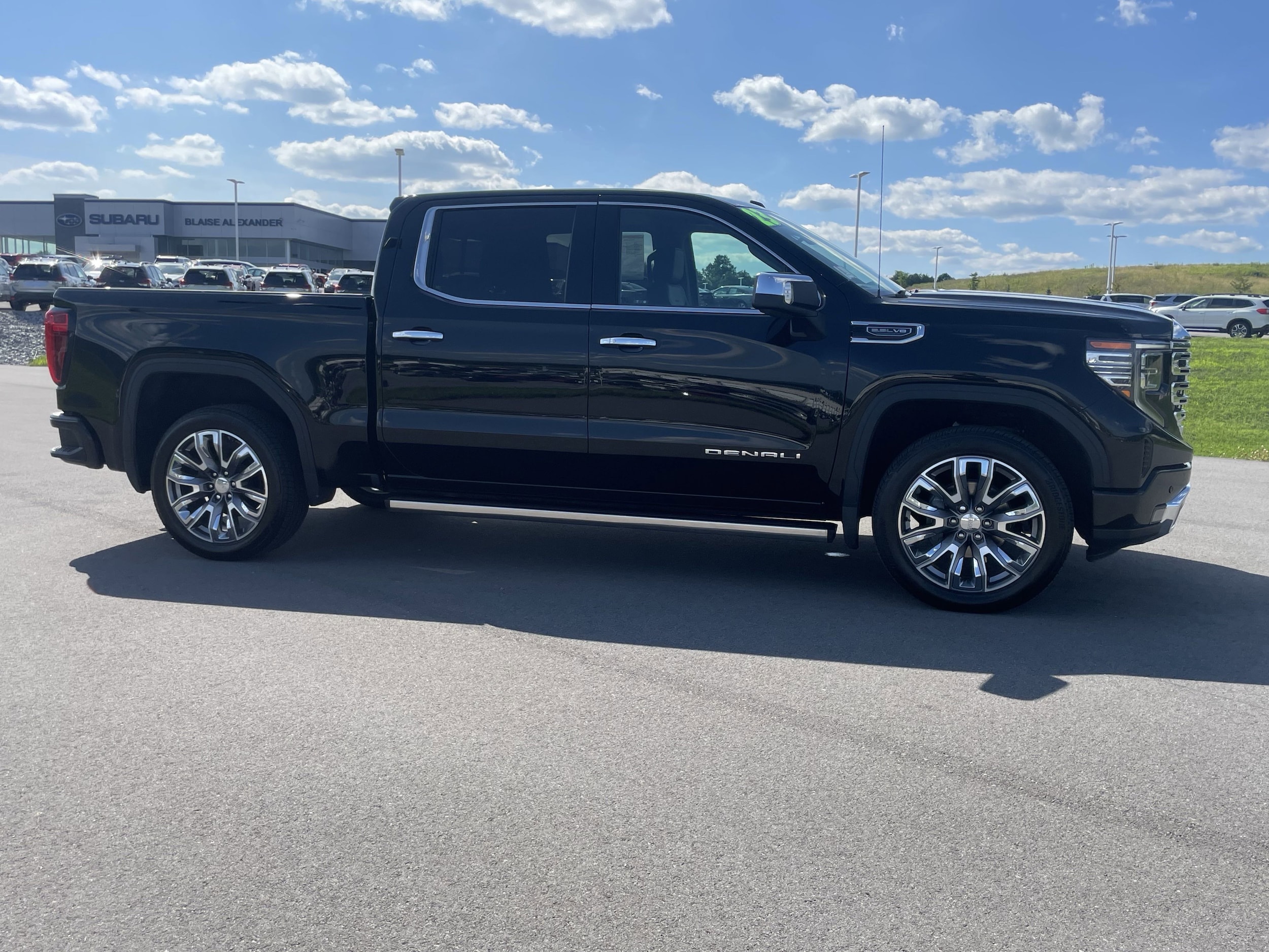 2023 Gmc Sierra 1500 Denali photo 2