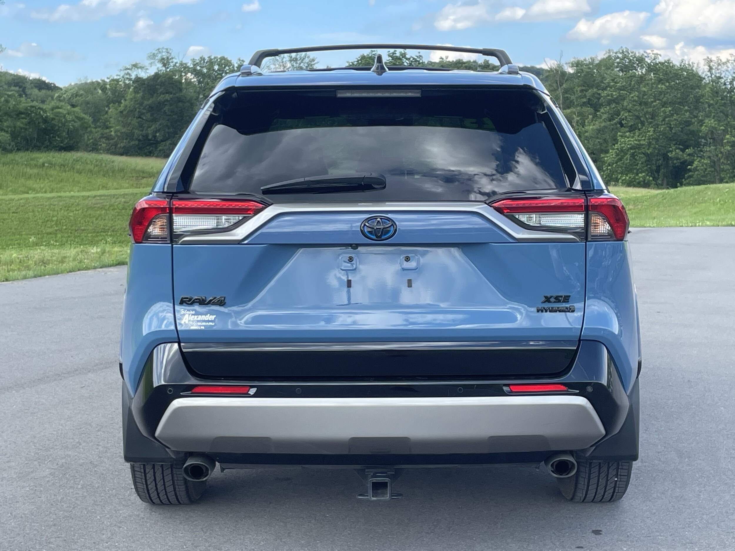 2023 Toyota RAV4 Hybrid XSE photo 4