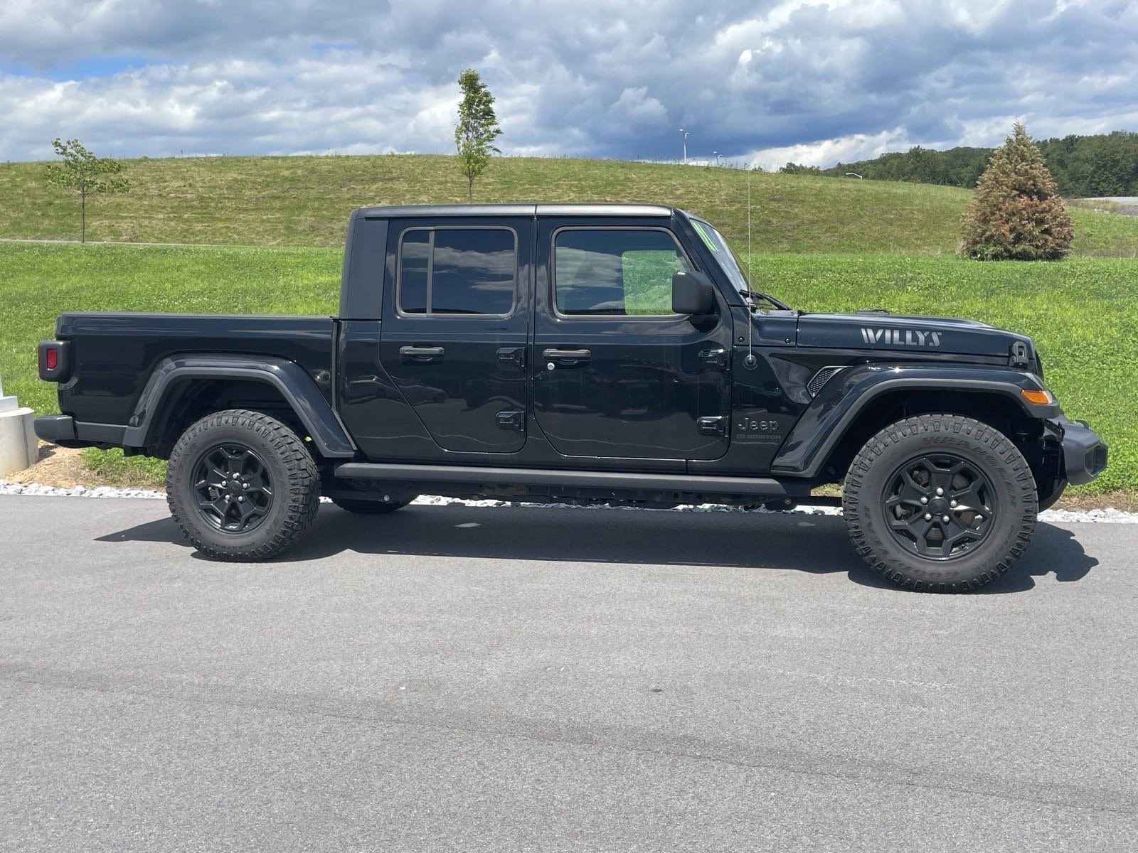 Used 2021 Jeep Gladiator WILLYS with VIN 1C6HJTAG0ML542742 for sale in Muncy, PA