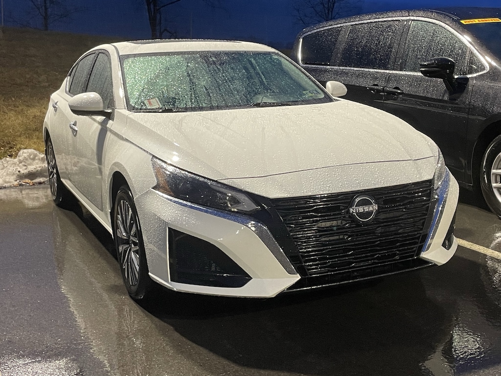 Used 2023 Nissan Altima 2.5 SV Sedan