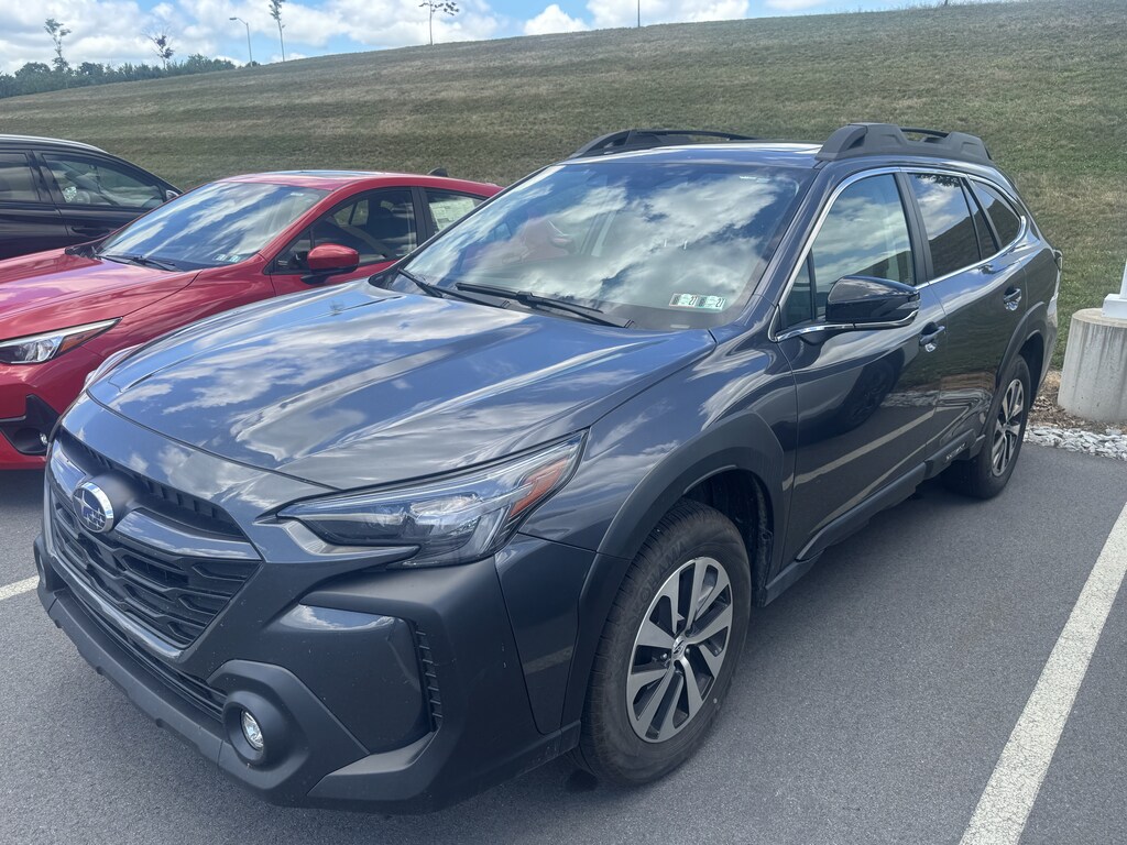 Used 2025 Subaru Outback Premium SUV