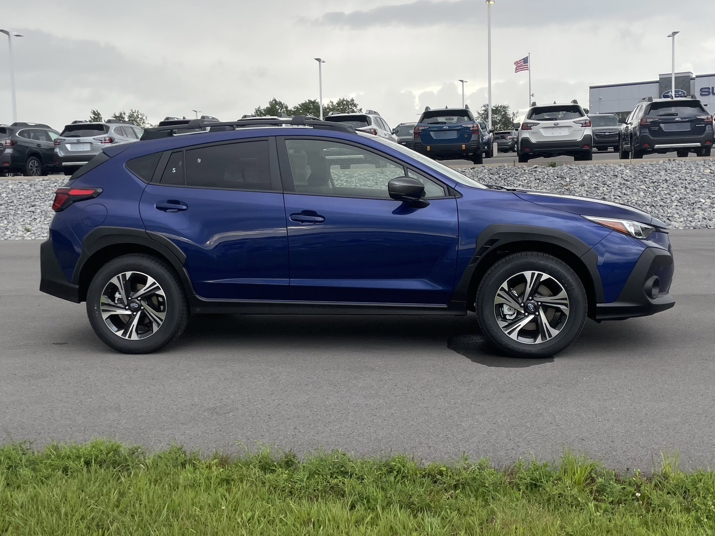 2025 Subaru Crosstrek Premium photo 2