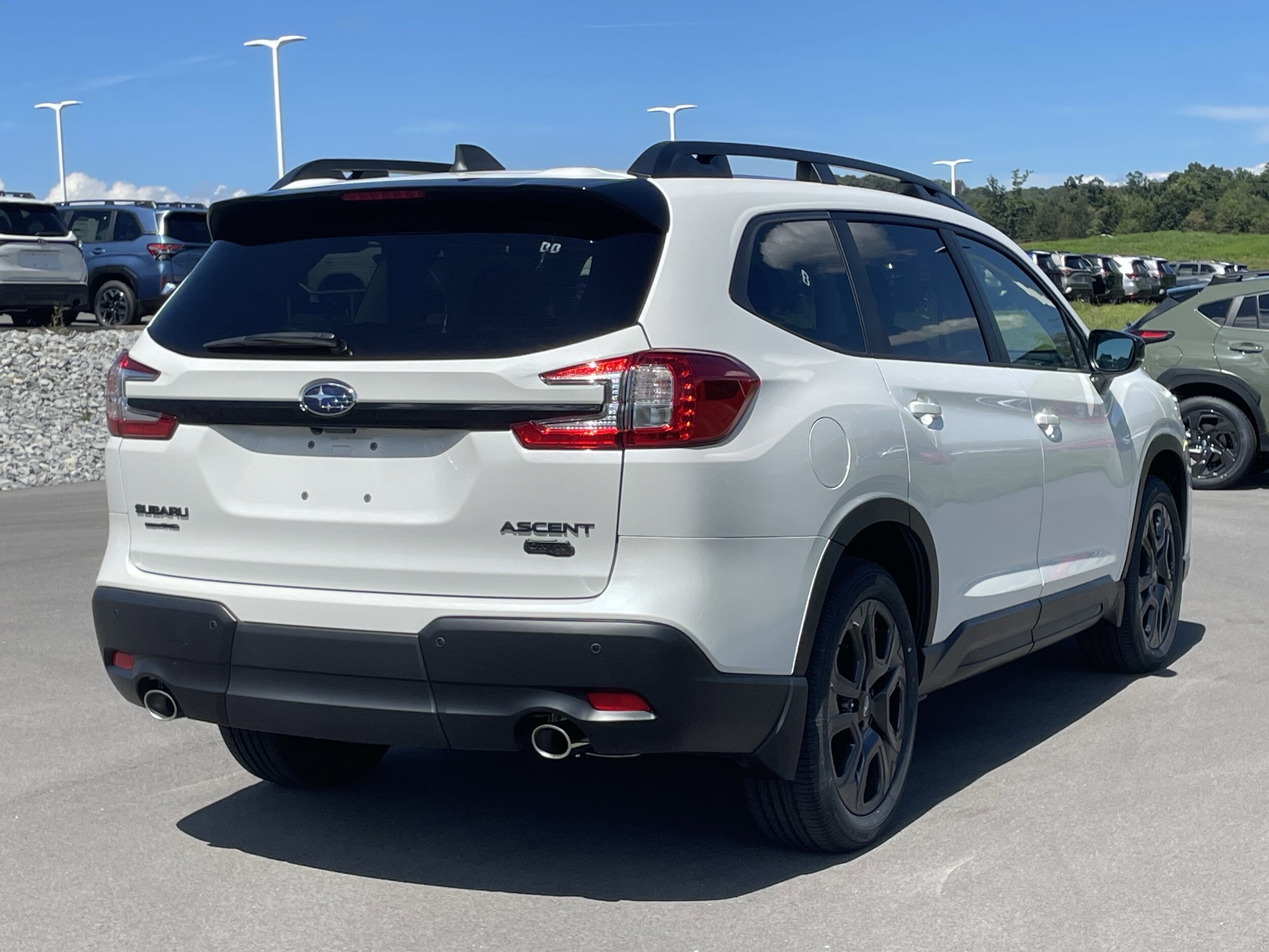 2025 Subaru Ascent Premium photo 2