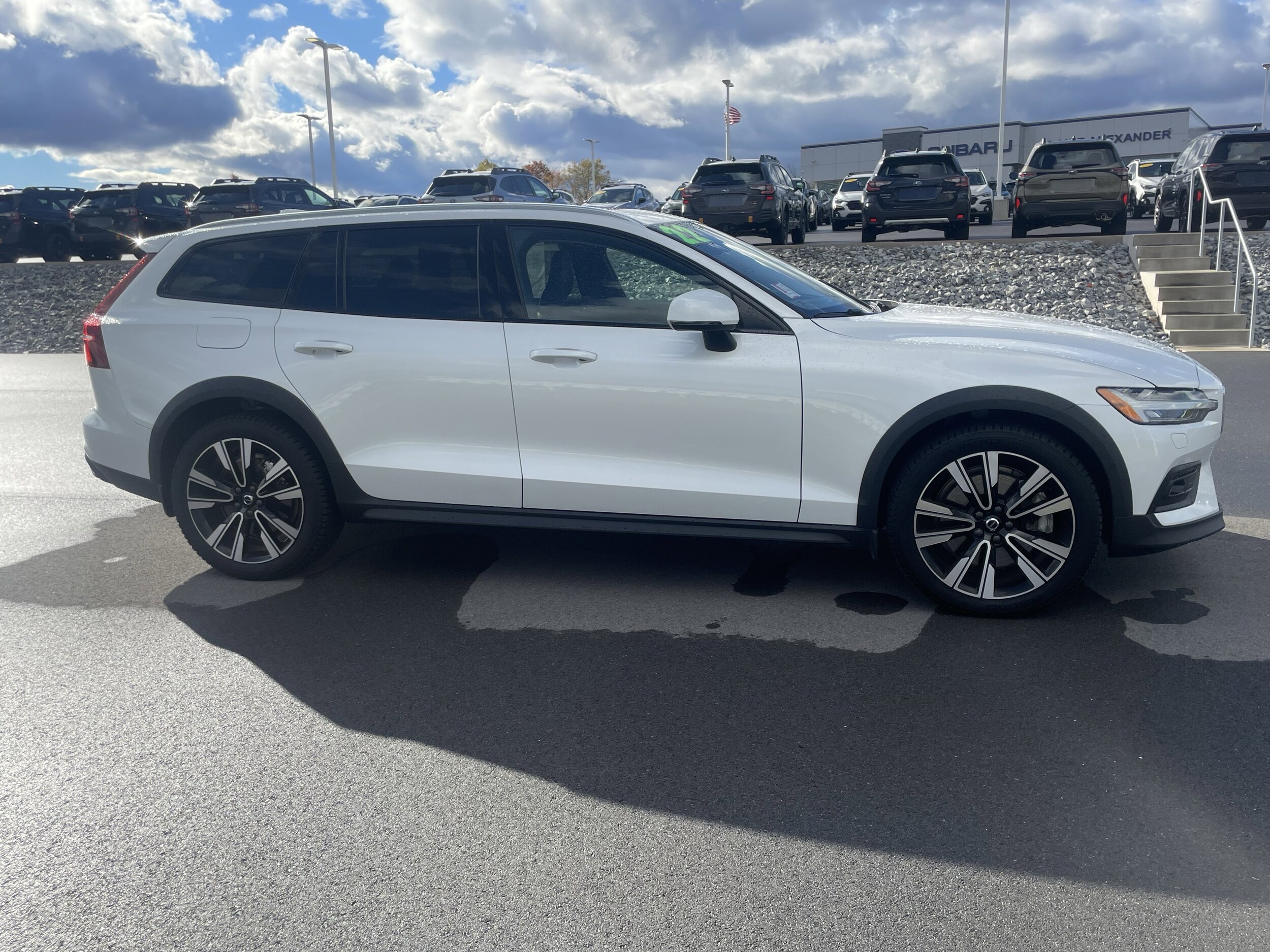 2022 Volvo V60 Cross Country T5 AWD photo 2