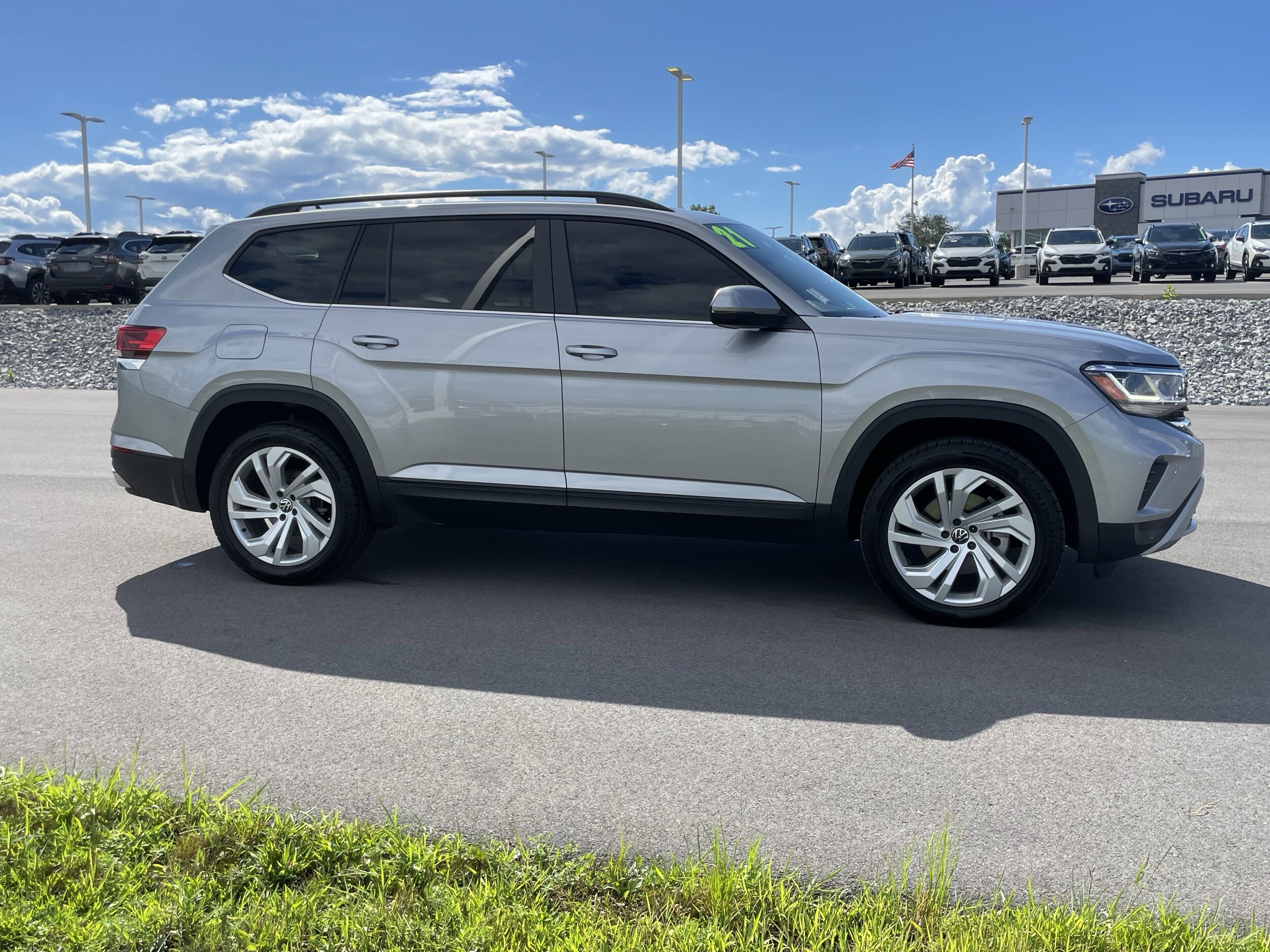2021 Volkswagen Atlas V6 SE Technology photo 2