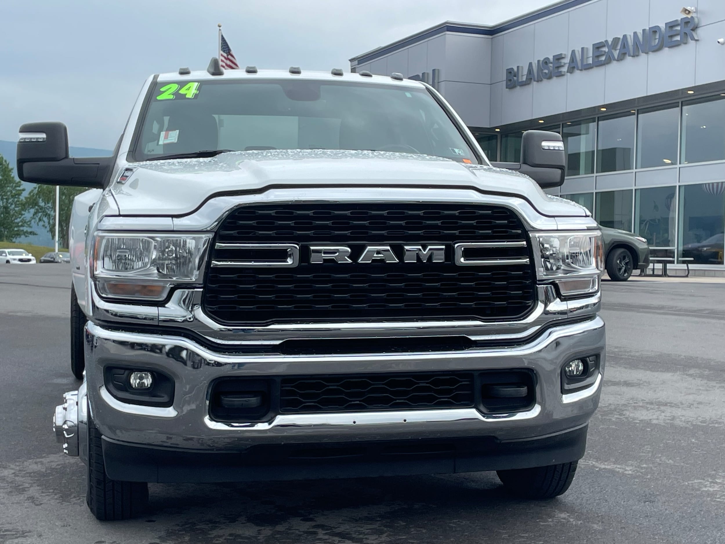 2024 RAM Ram 3500 Pickup Big Horn - Photo 9