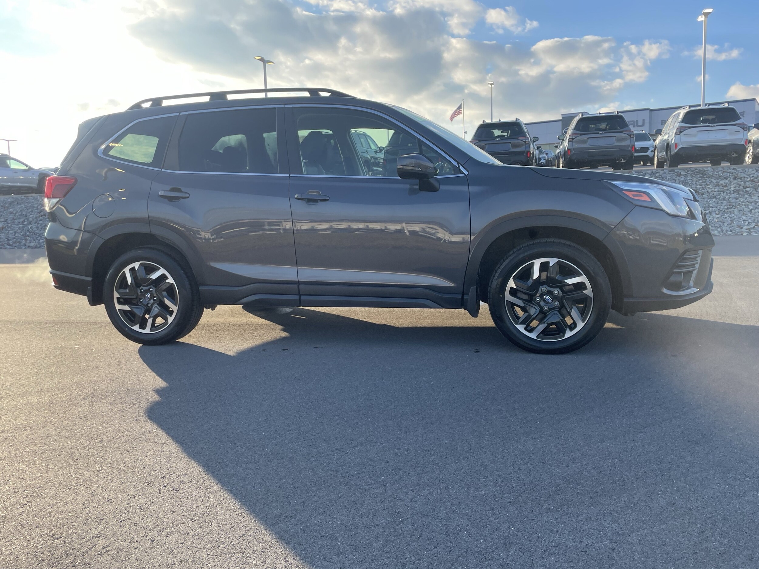 2022 Subaru Forester Limited photo 2