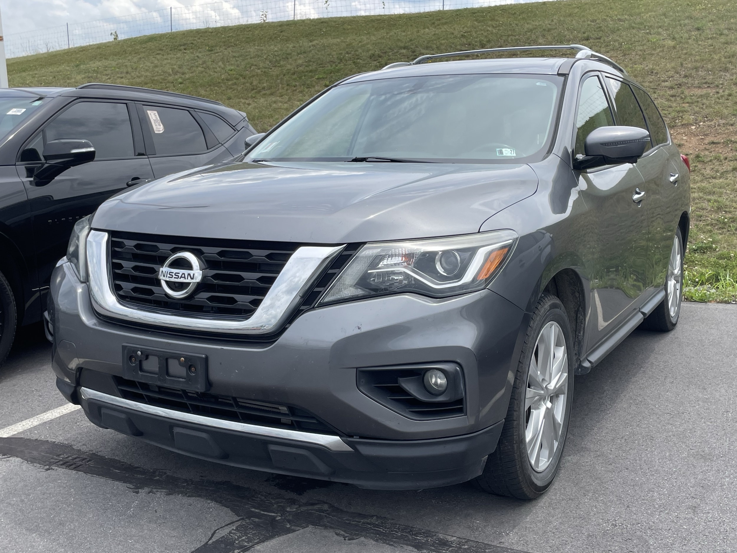 Used 2018 Nissan Pathfinder SL with VIN 5N1DR2MM3JC607571 for sale in Muncy, PA