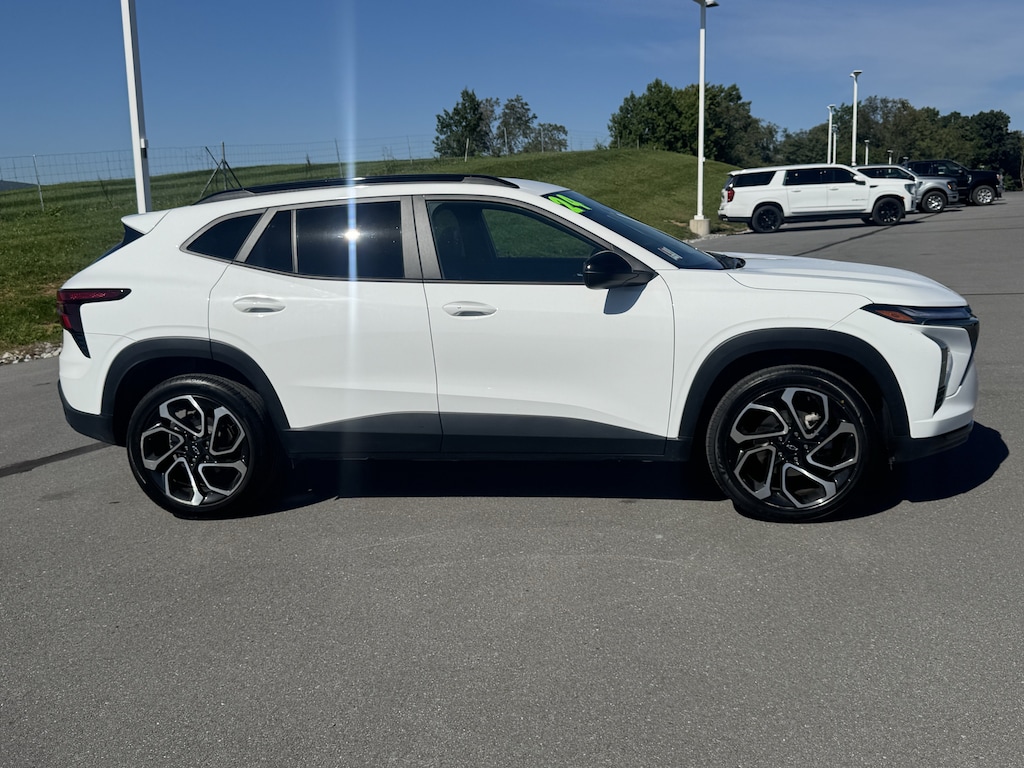 Used 2024 Chevrolet Trax 2RS SUV