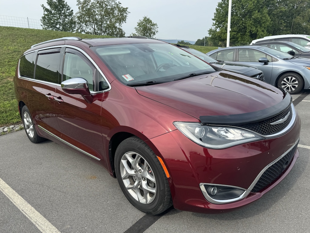 Used 2017 Chrysler Pacifica Limited Van