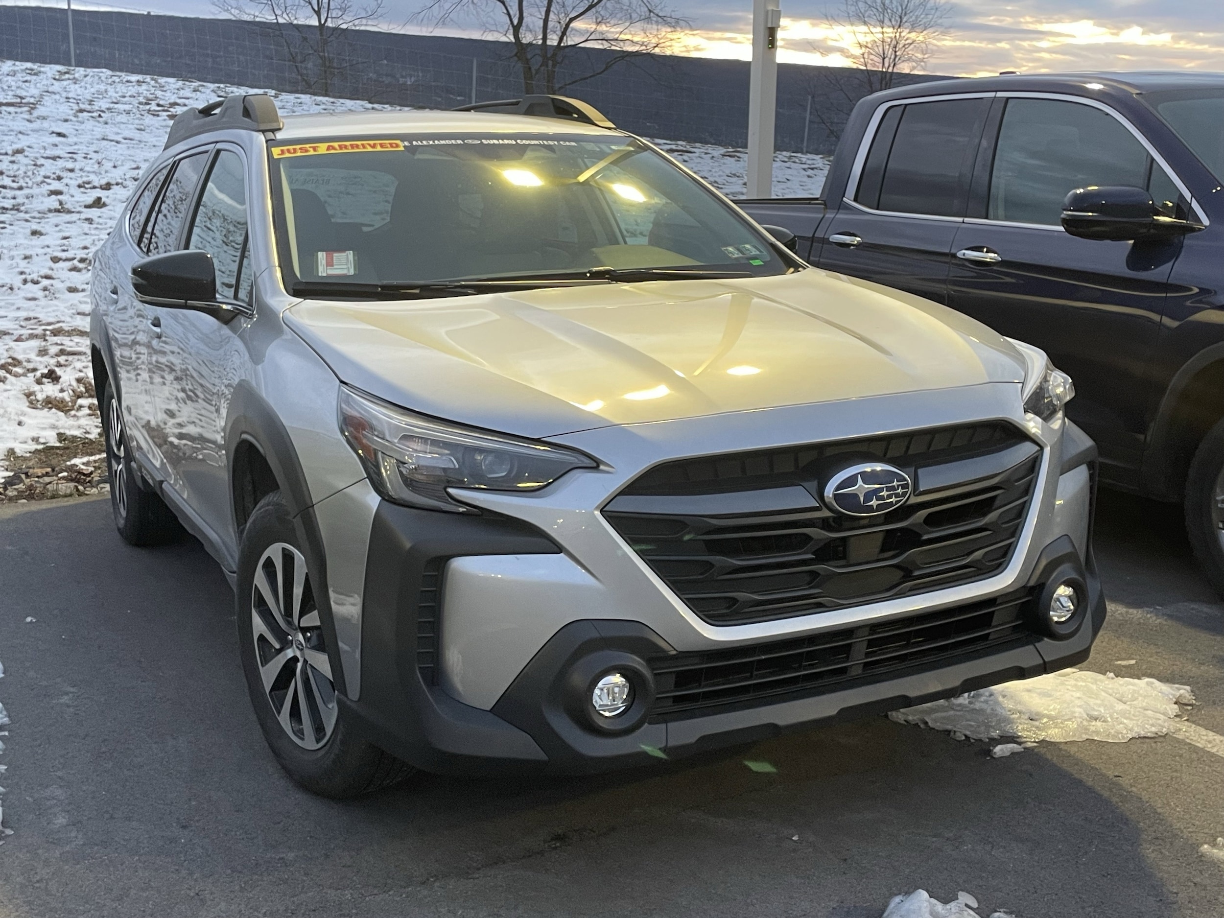 2025 Subaru Outback Premium's photo