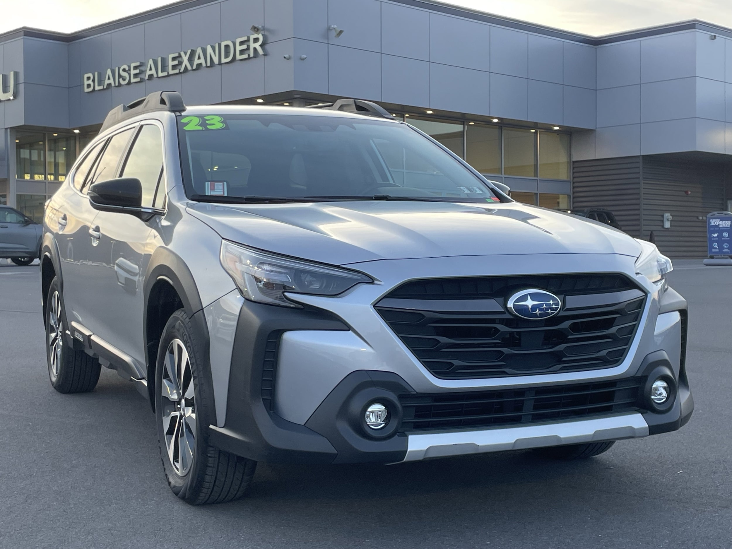 2023 Subaru Outback Limited's photo
