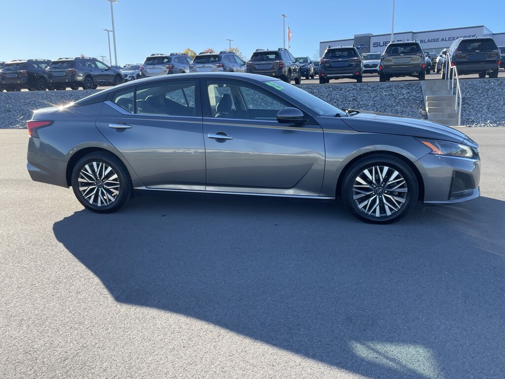 Used 2023 Nissan Altima 2.5 SV Sedan