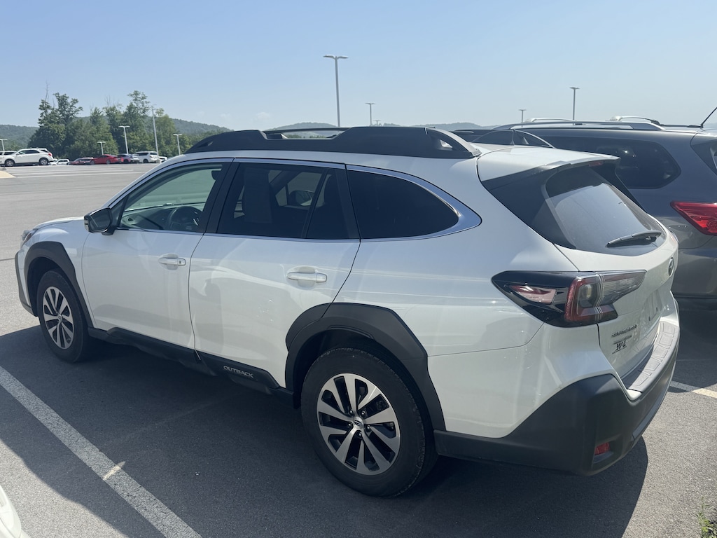 Used 2025 Subaru Outback Premium SUV