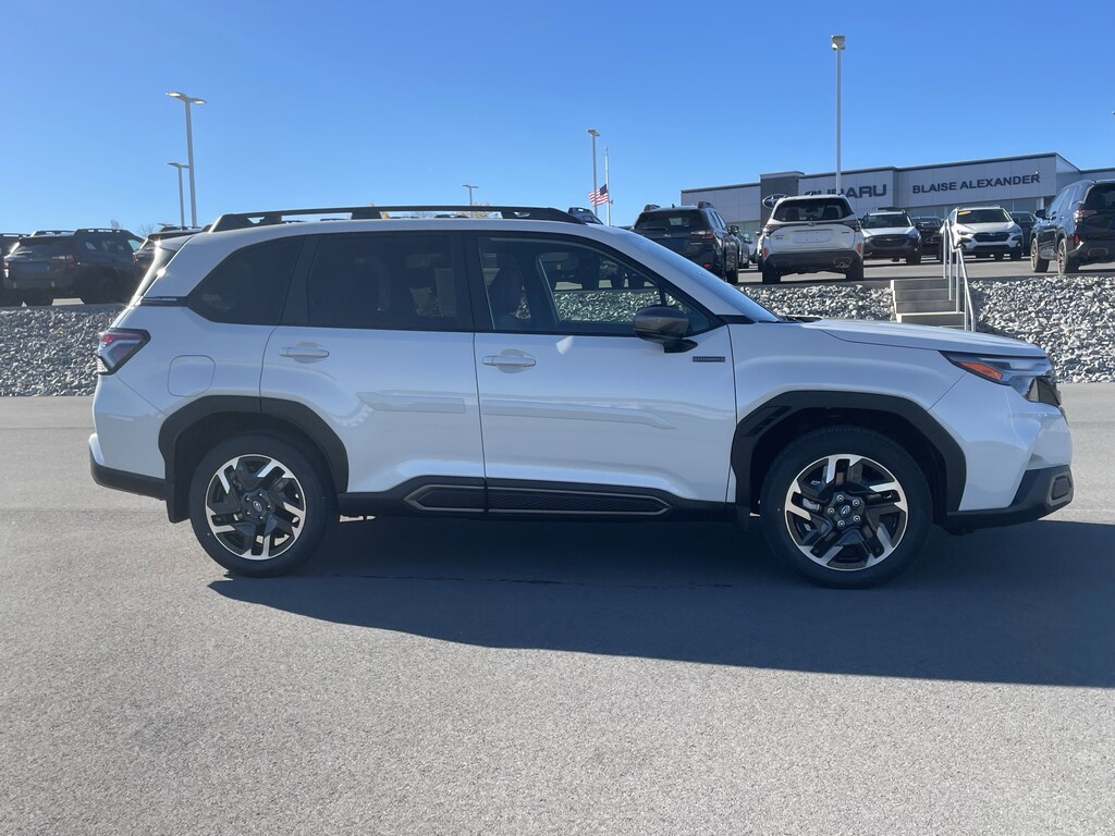 New 2025 Subaru Forester Hybrid Limited SUV