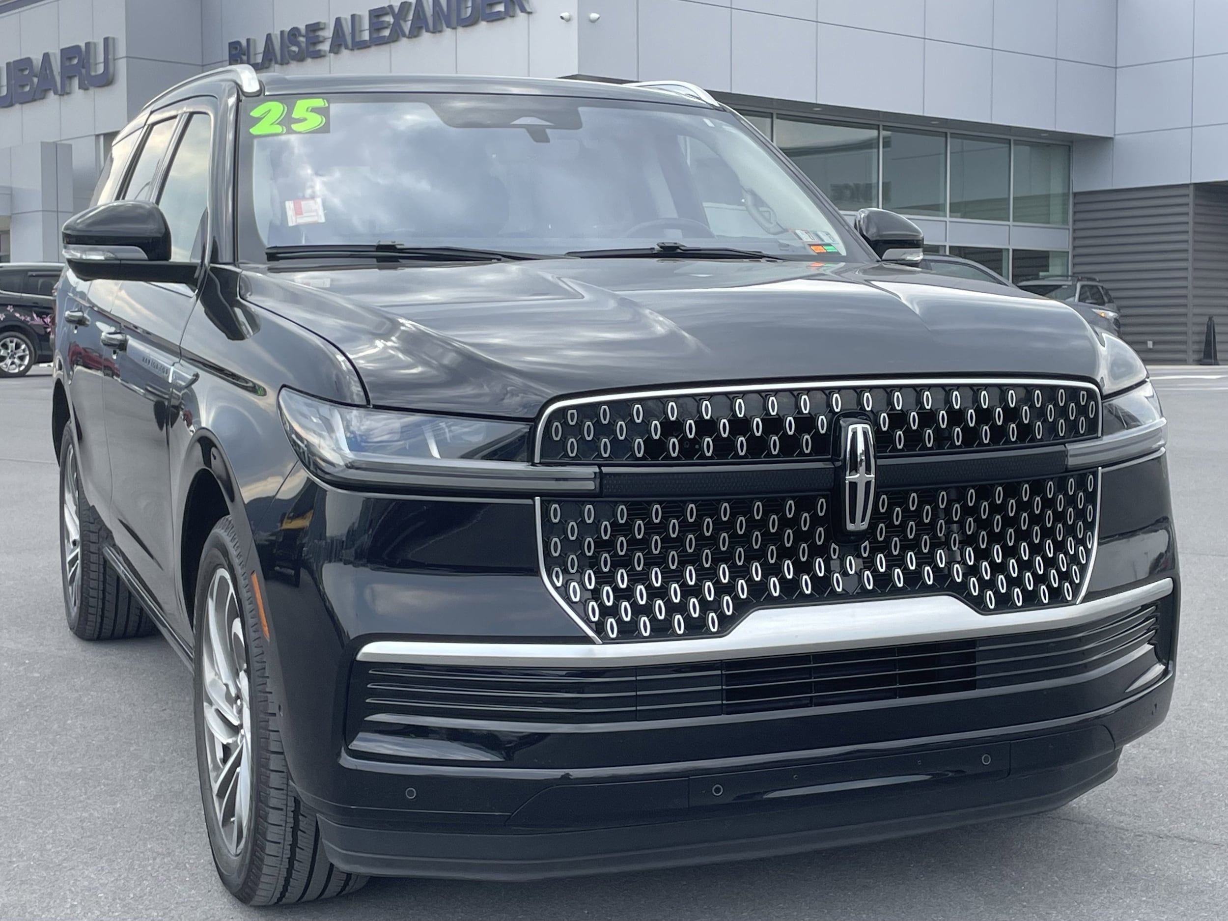 2025 Lincoln Navigator Reserve 4WD's photo