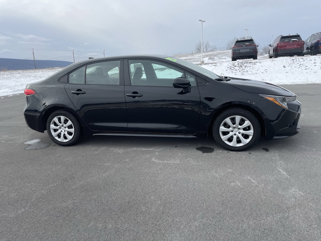 Used 2025 Toyota Corolla LE Sedan
