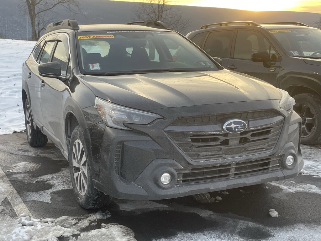 Used 2025 Subaru Outback Base SUV