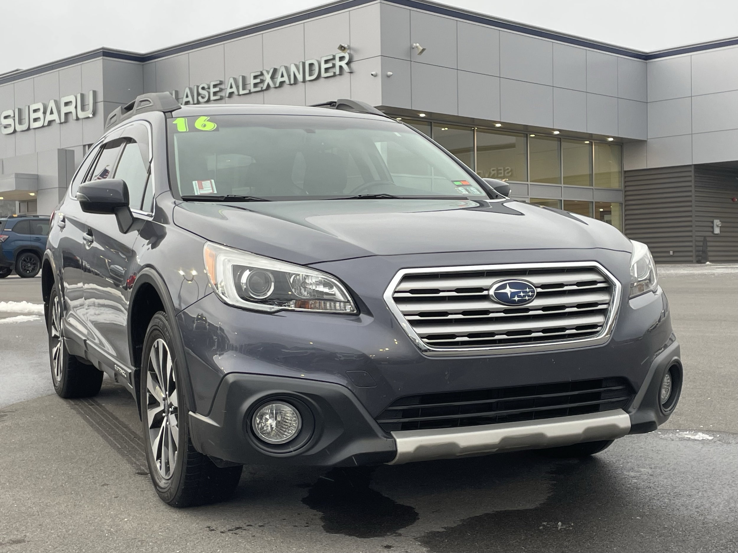2016 Subaru Outback Limited's photo